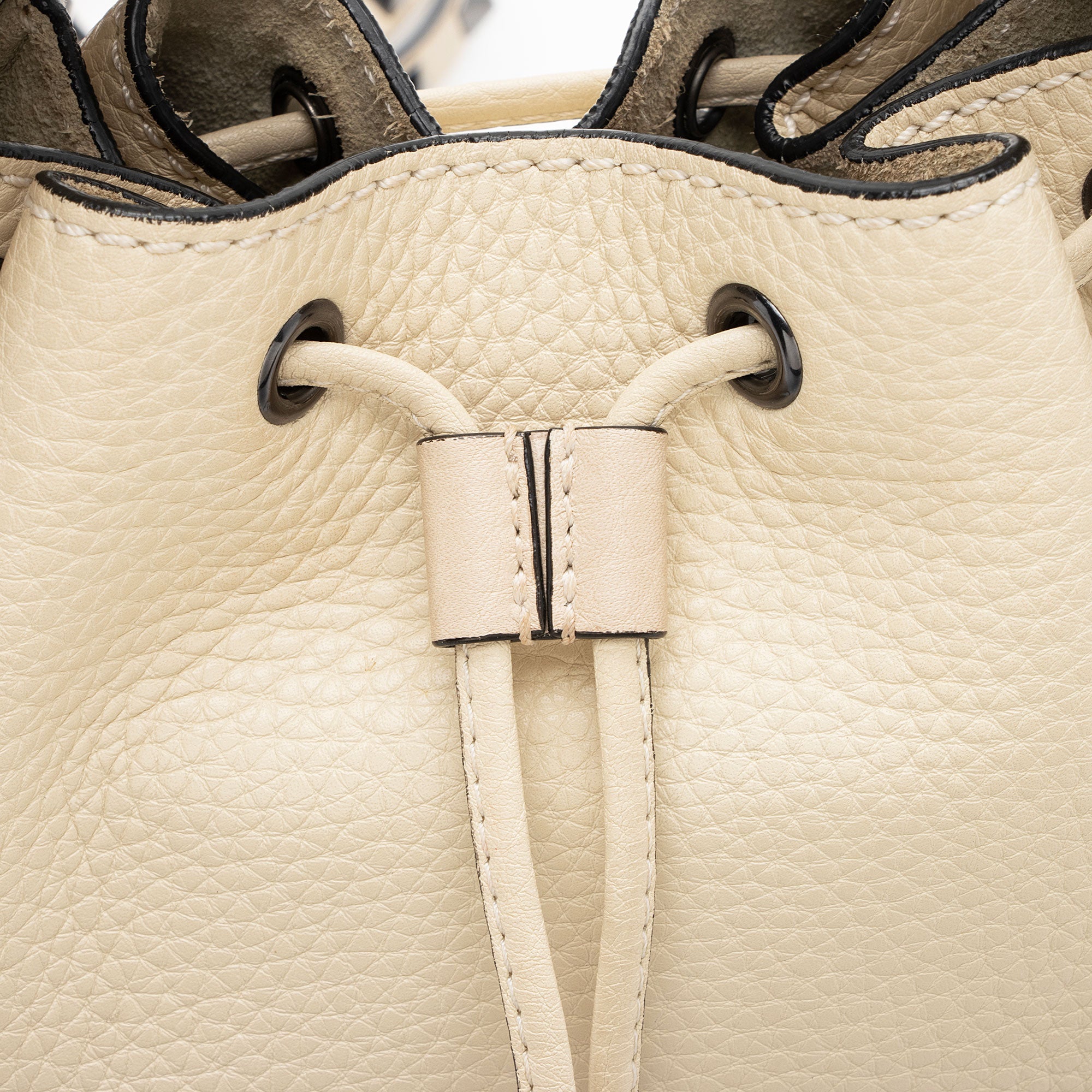 Valentino Grained Calfskin Rockstud Bucket Bag (SHF-p43lFi)