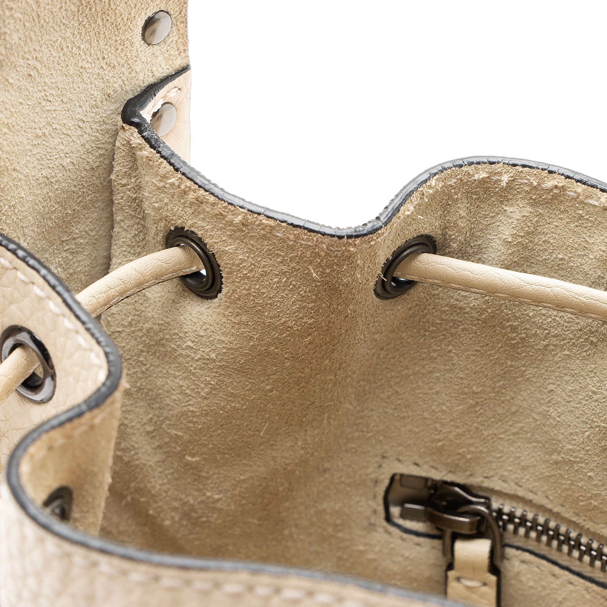 Valentino Grained Calfskin Rockstud Bucket Bag (SHF-p43lFi)