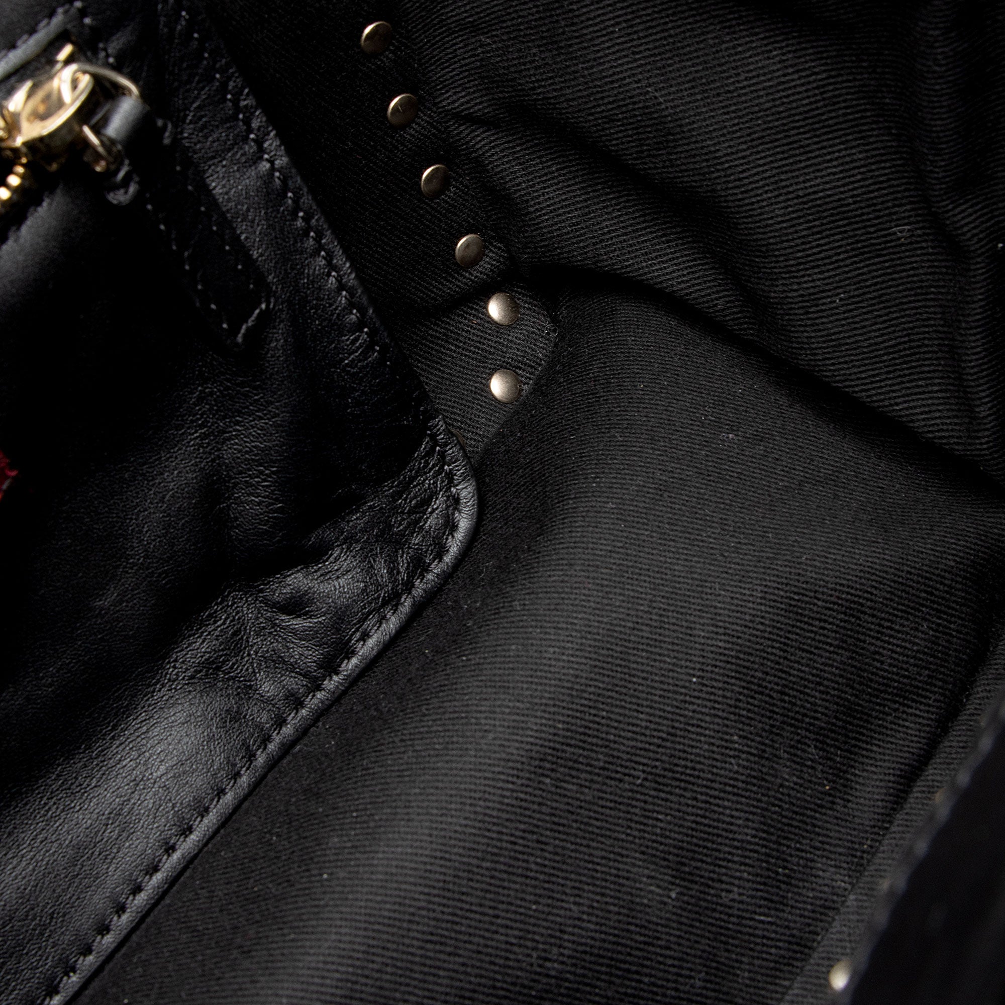 Valentino Leather Rockstud Small Tote (SHF-oEYL8h)