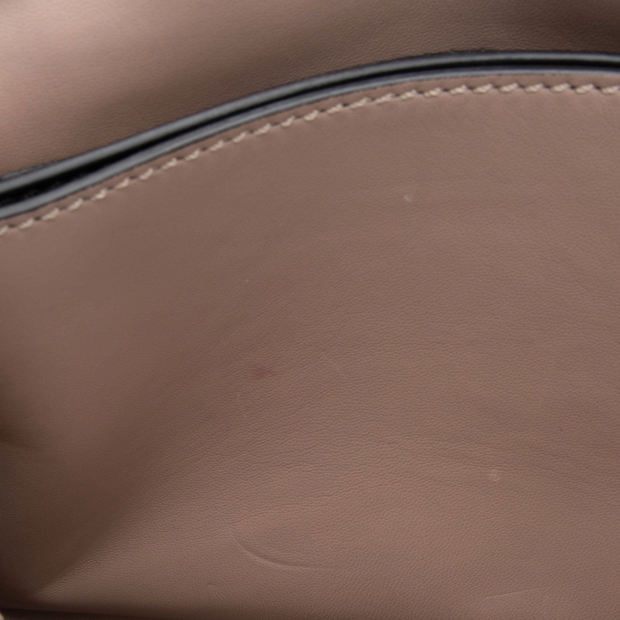 Valentino Nappa Leather Rockstud Clutch (SHF-5IeHFc)