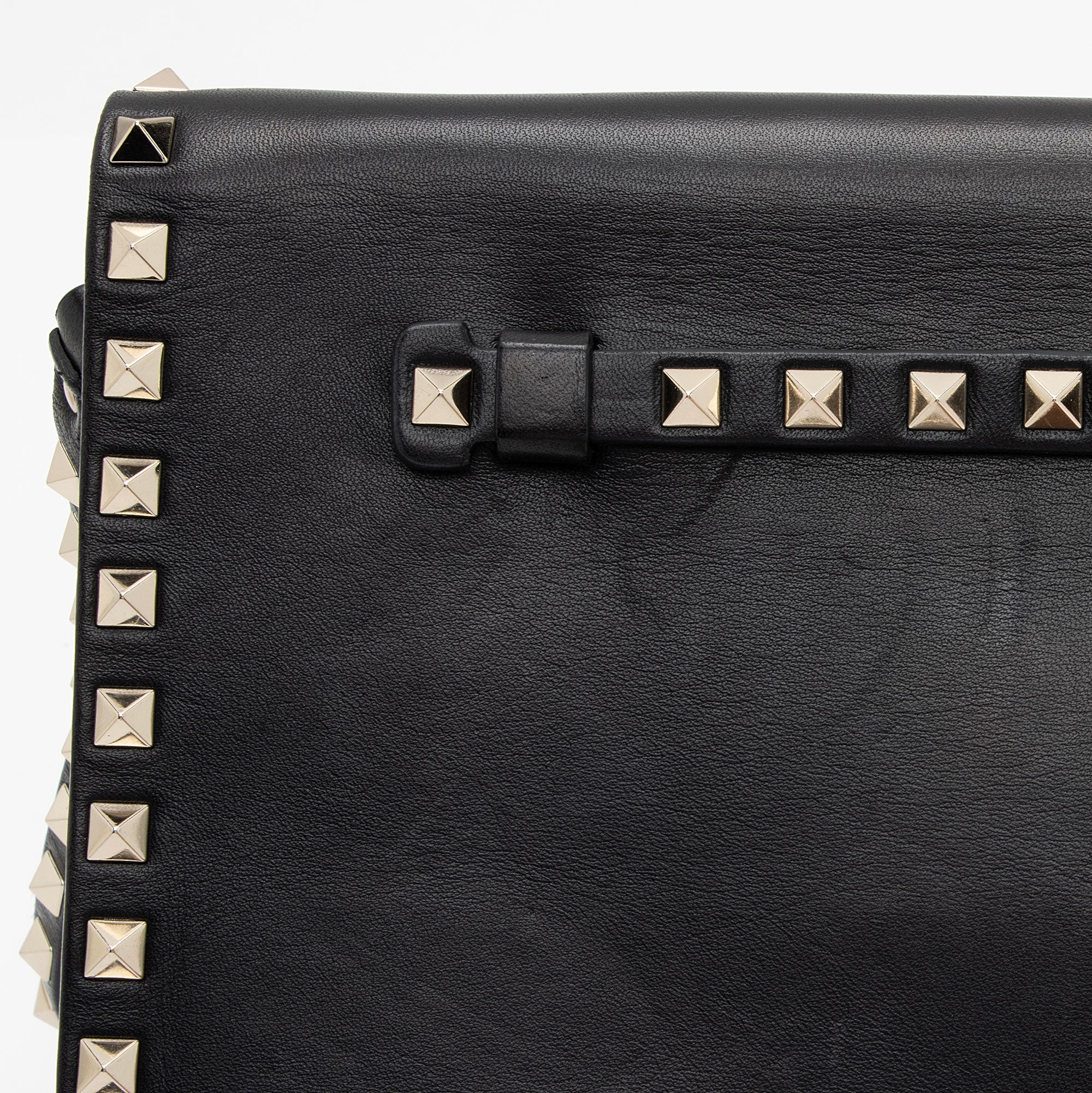 Valentino Nappa Leather Rockstud Clutch (SHF-5IeHFc)