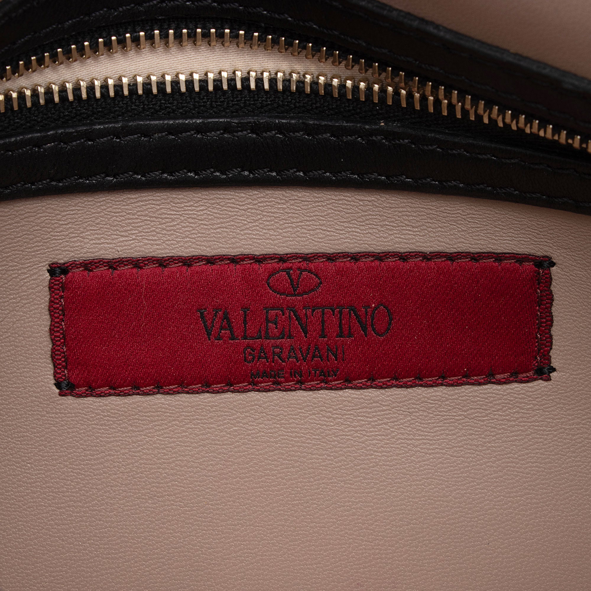 Valentino Nappa Leather Rockstud Clutch (SHF-5IeHFc)