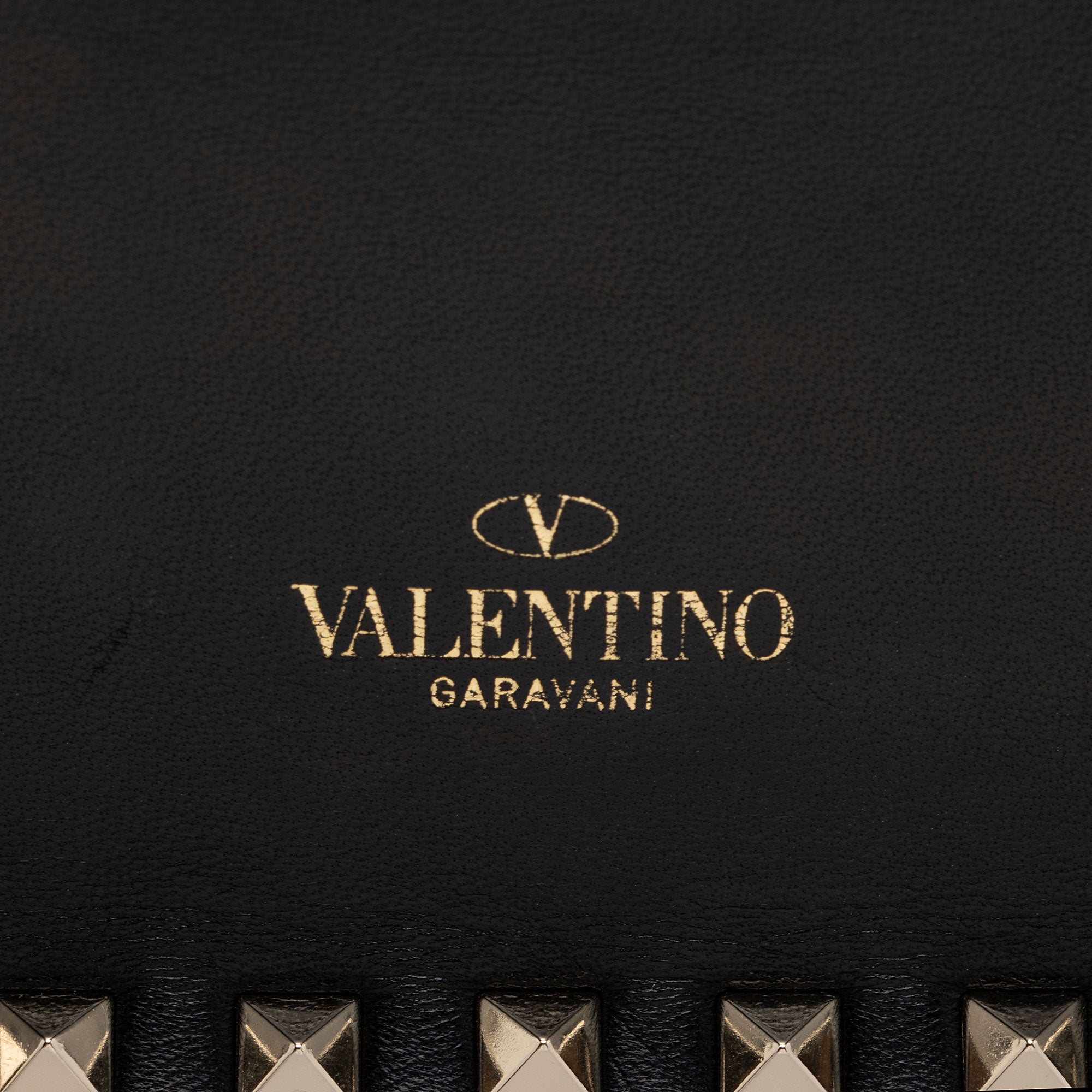 Valentino Nappa Leather Rockstud Clutch (SHF-5IeHFc)