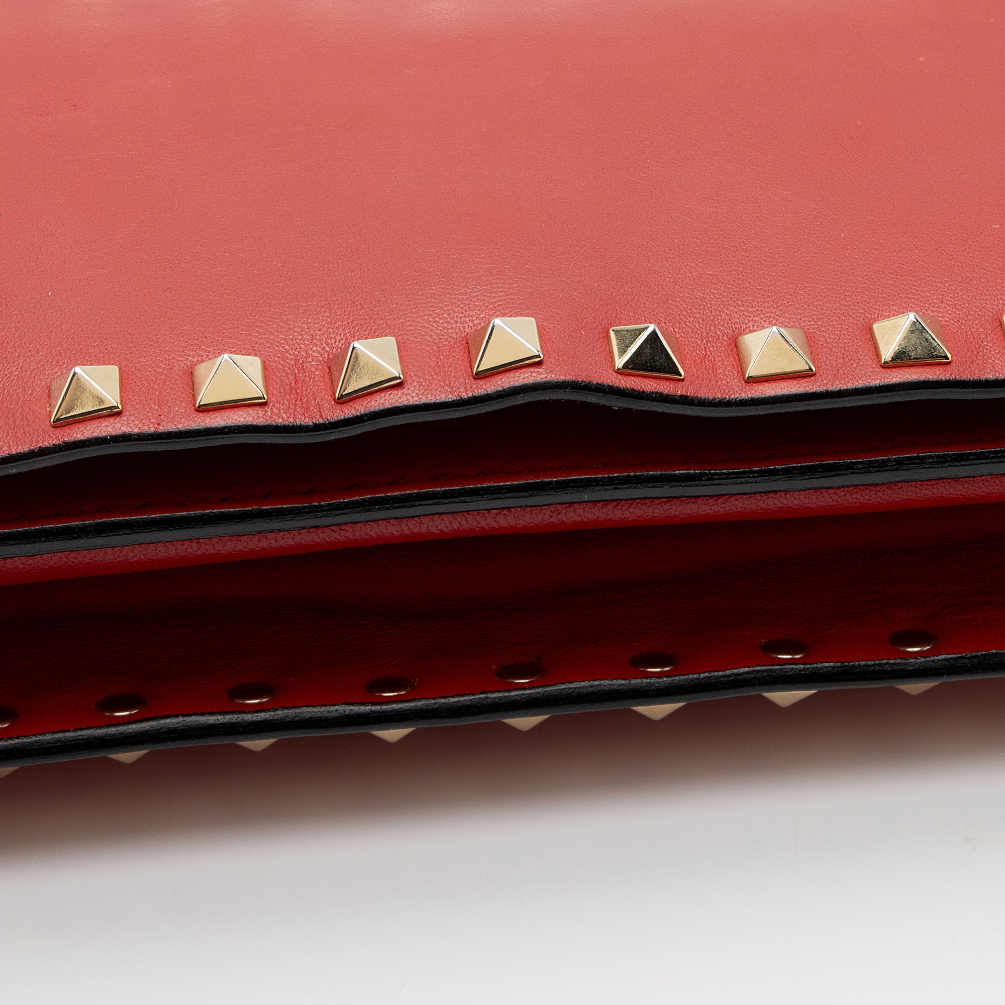 Valentino Nappa Leather Rockstud Clutch (SHF-yg8XLj)