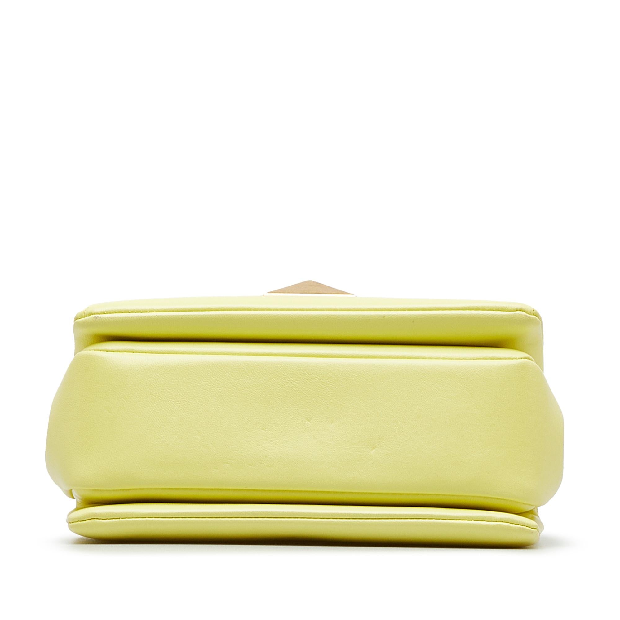 Valentino One Stud Crossbody Bag (SHG-eDElyM)