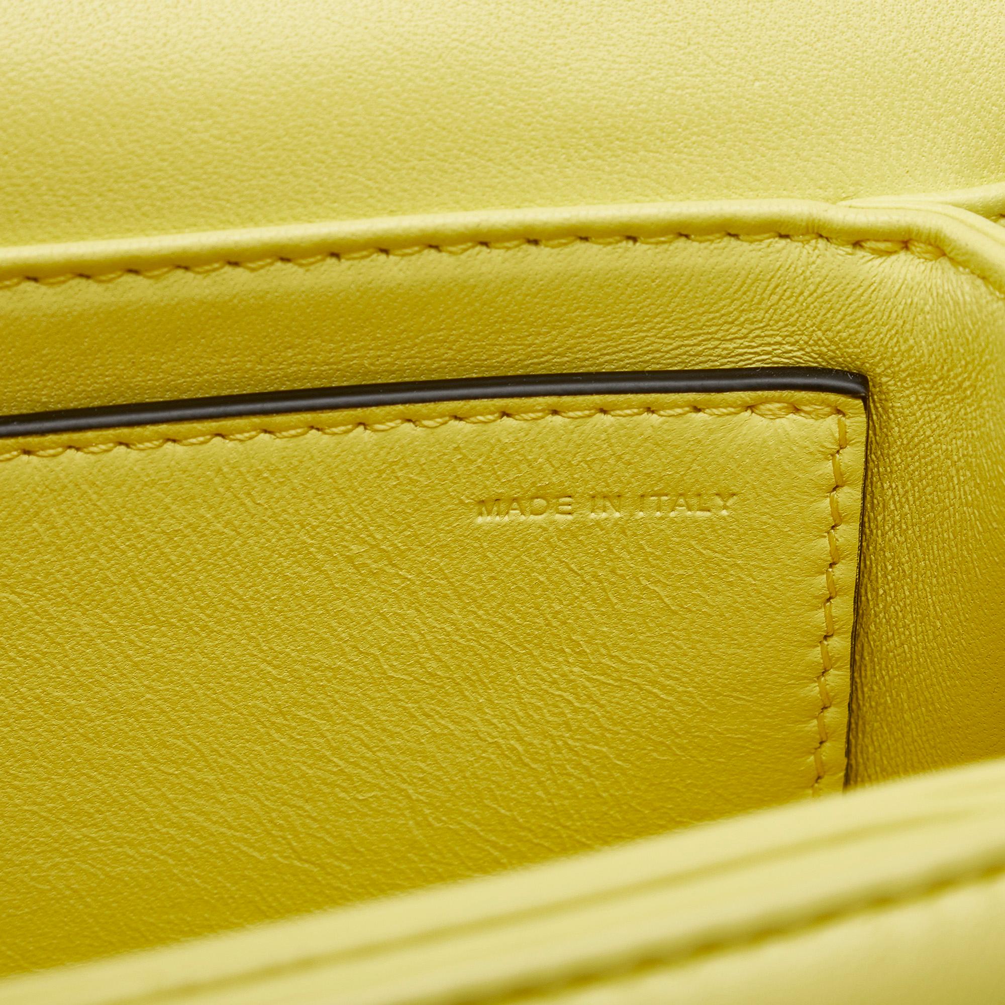 Valentino One Stud Crossbody Bag (SHG-eDElyM)