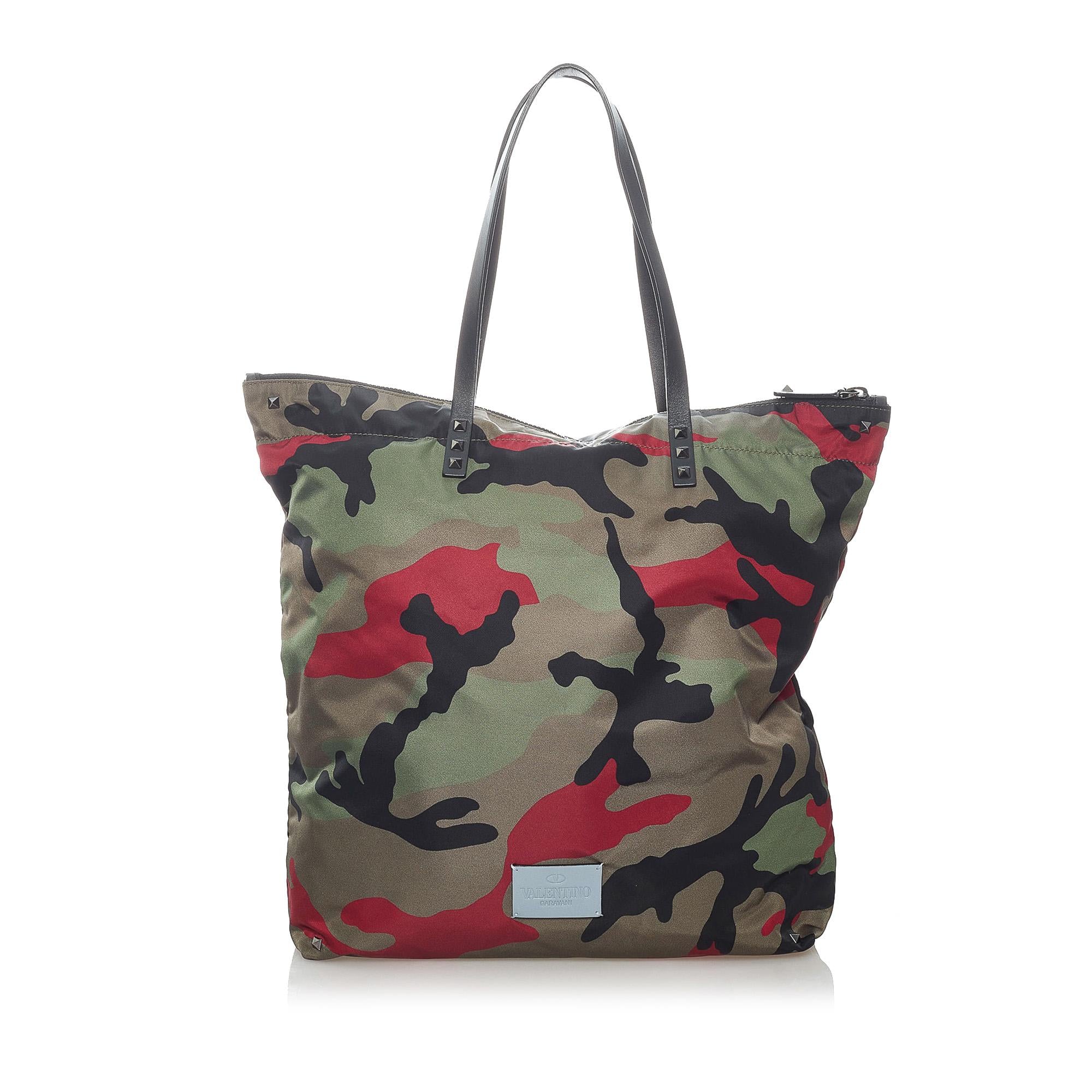 Valentino Rockstud Reversible Camouflage Nylon Tote Bag (SHG-82205O)