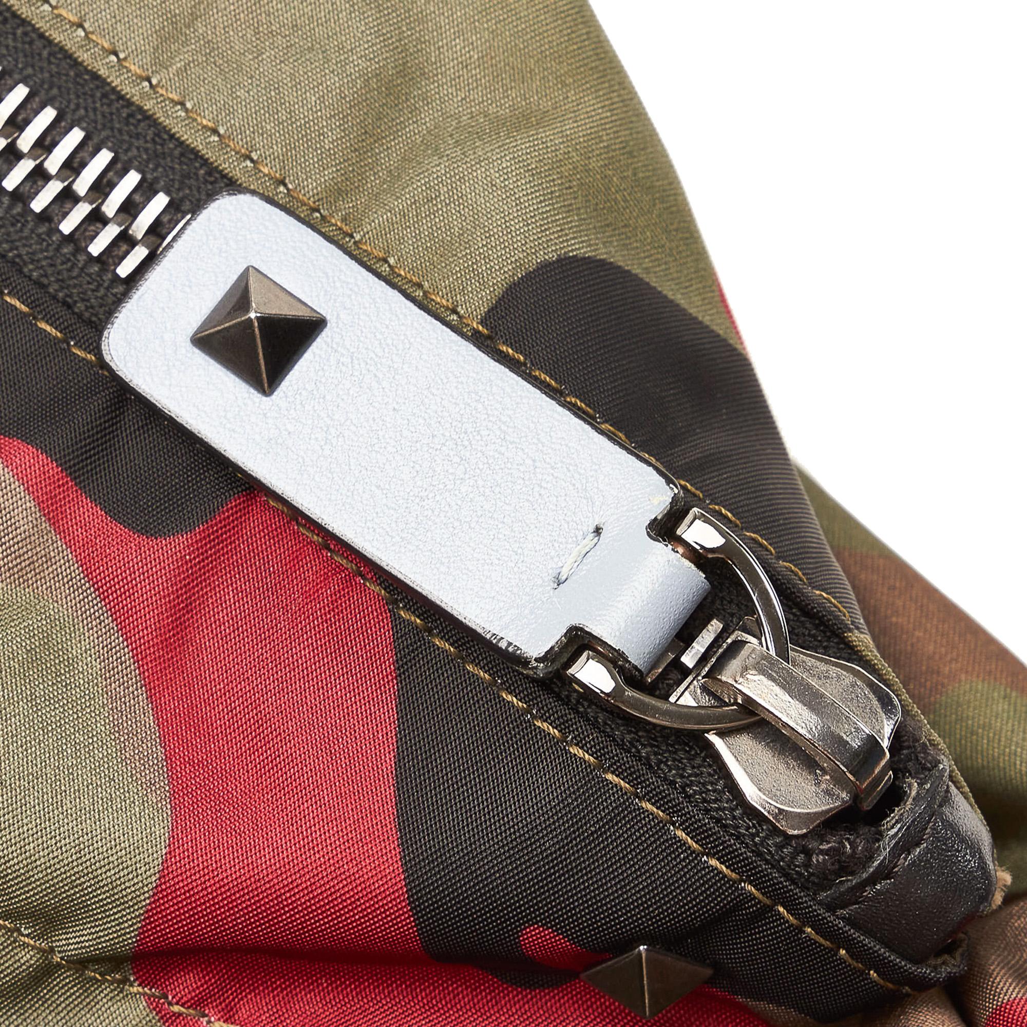 Valentino Rockstud Reversible Camouflage Nylon Tote Bag (SHG-82205O)