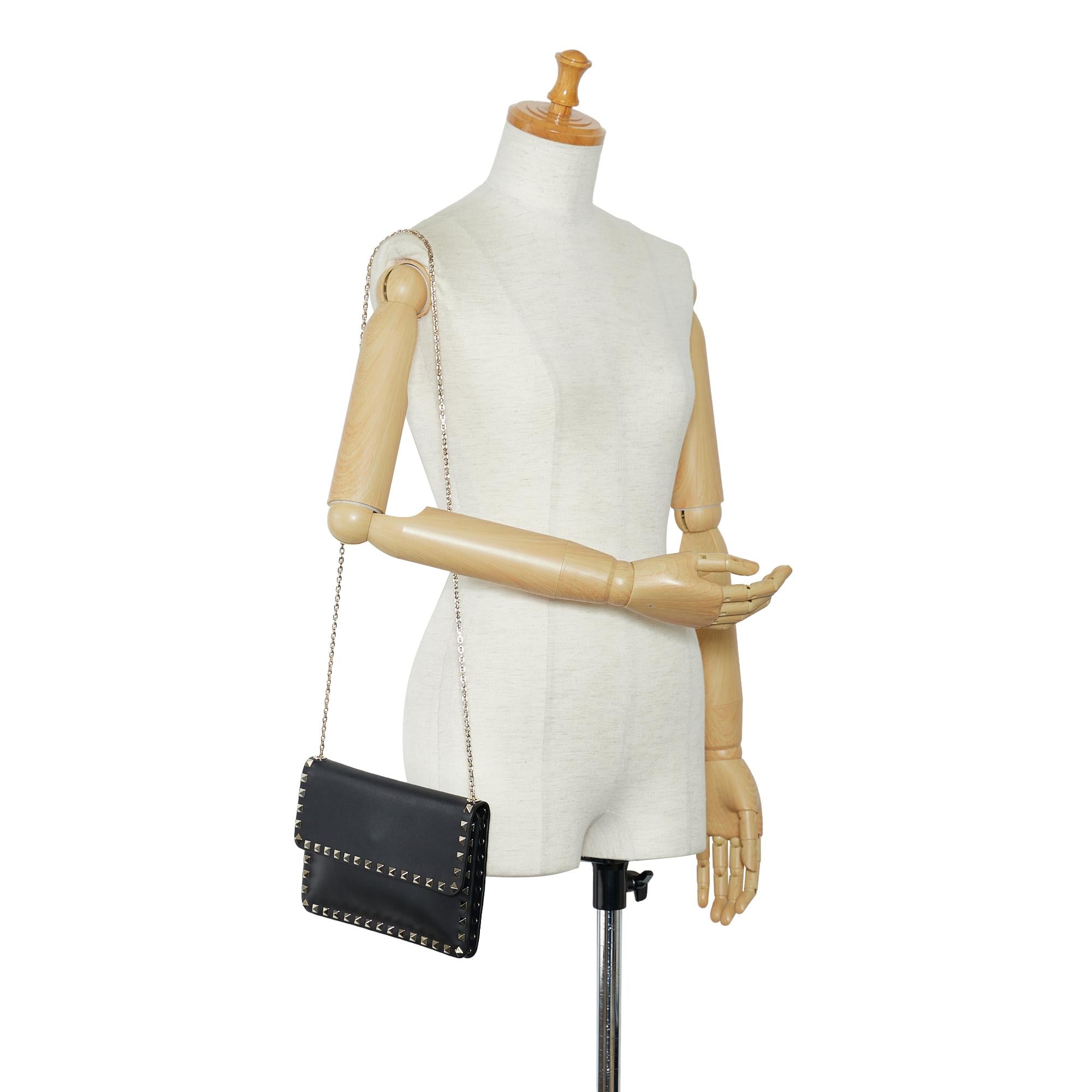Valentino Rockstud Wallet on Chain (SHG-Wjd2P6)