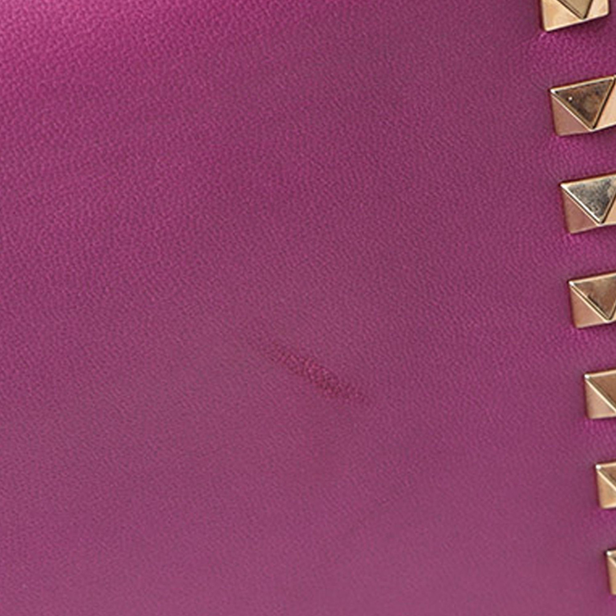 Valentino Rockstud Wristlet Clutch (SHG-Mh71mn)