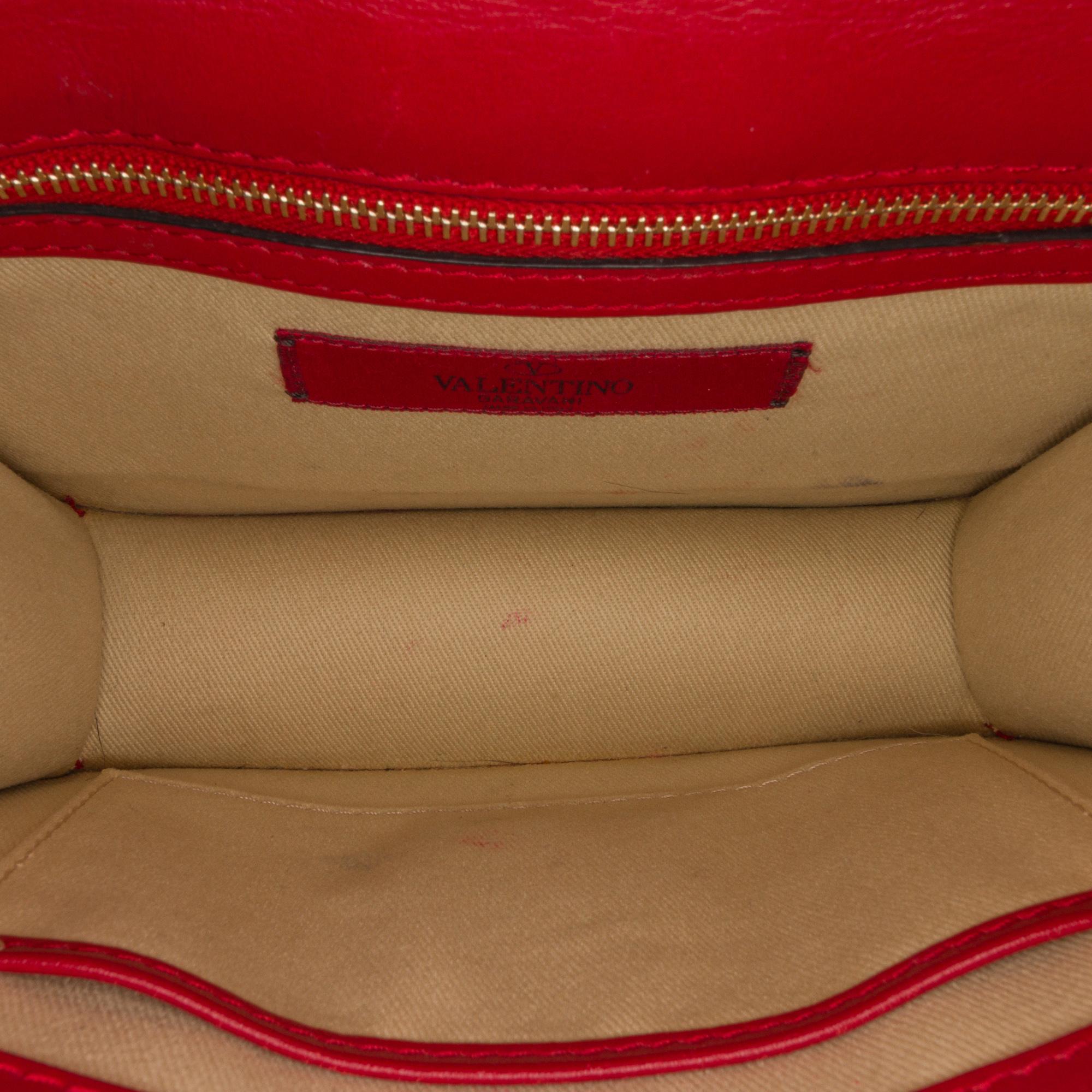 Valentino Small Rockstud Glam Lock Crossbody (SHG-5O4mq5)