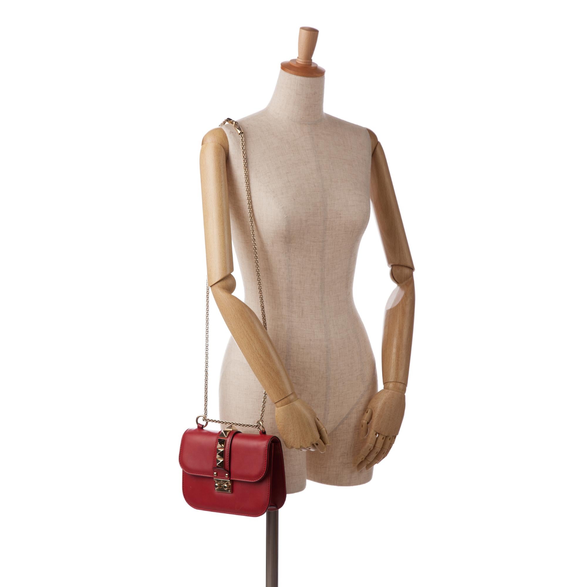 Valentino Small Rockstud Glam Lock Crossbody (SHG-5O4mq5)