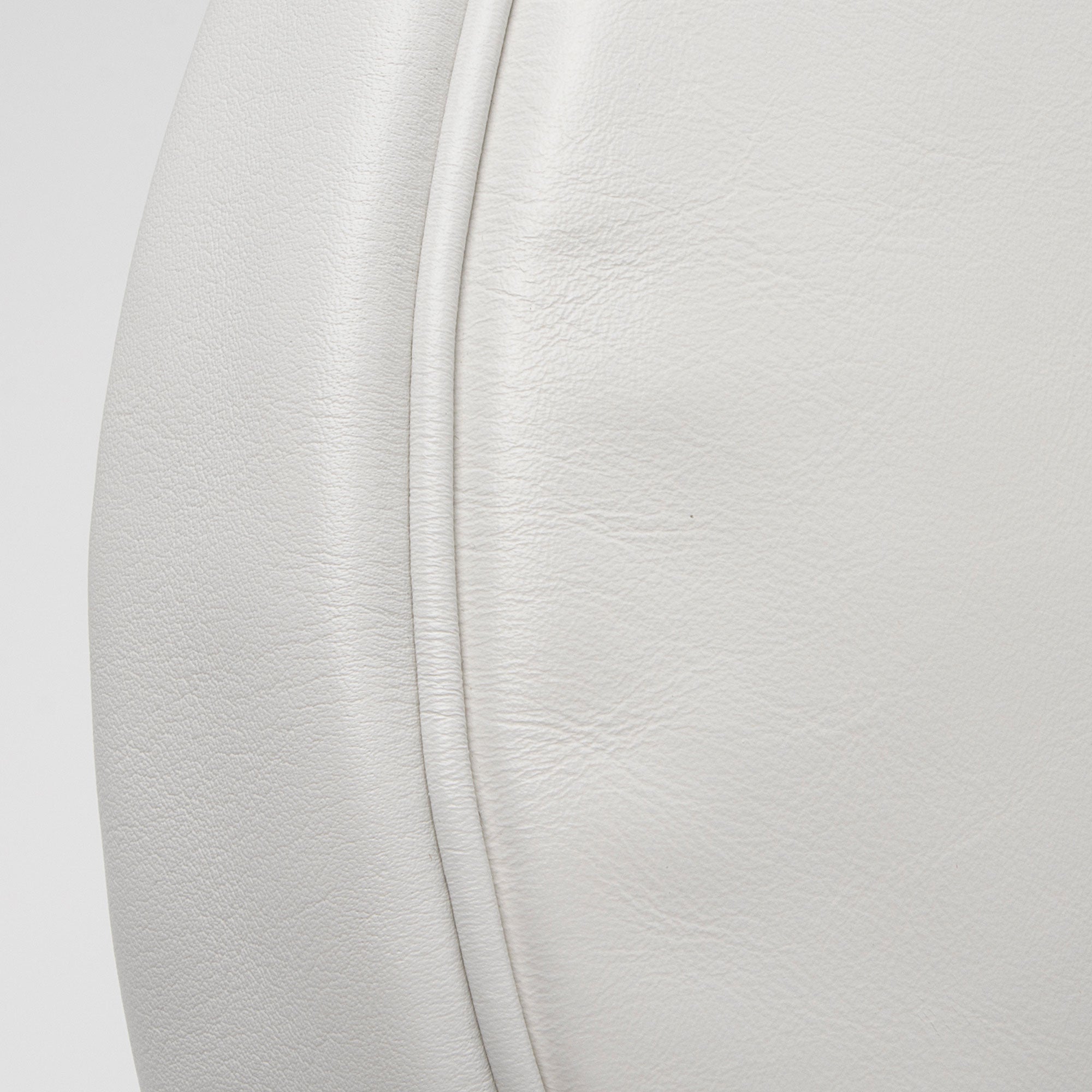 Versace Studded Leather Repeat Hobo (SHF-GnzrTs)