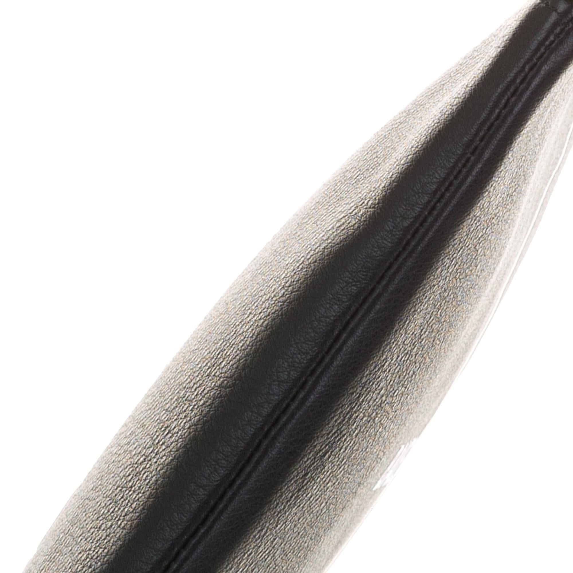 Balenciaga Everyday Logo Clutch (SHG-R17o5t)