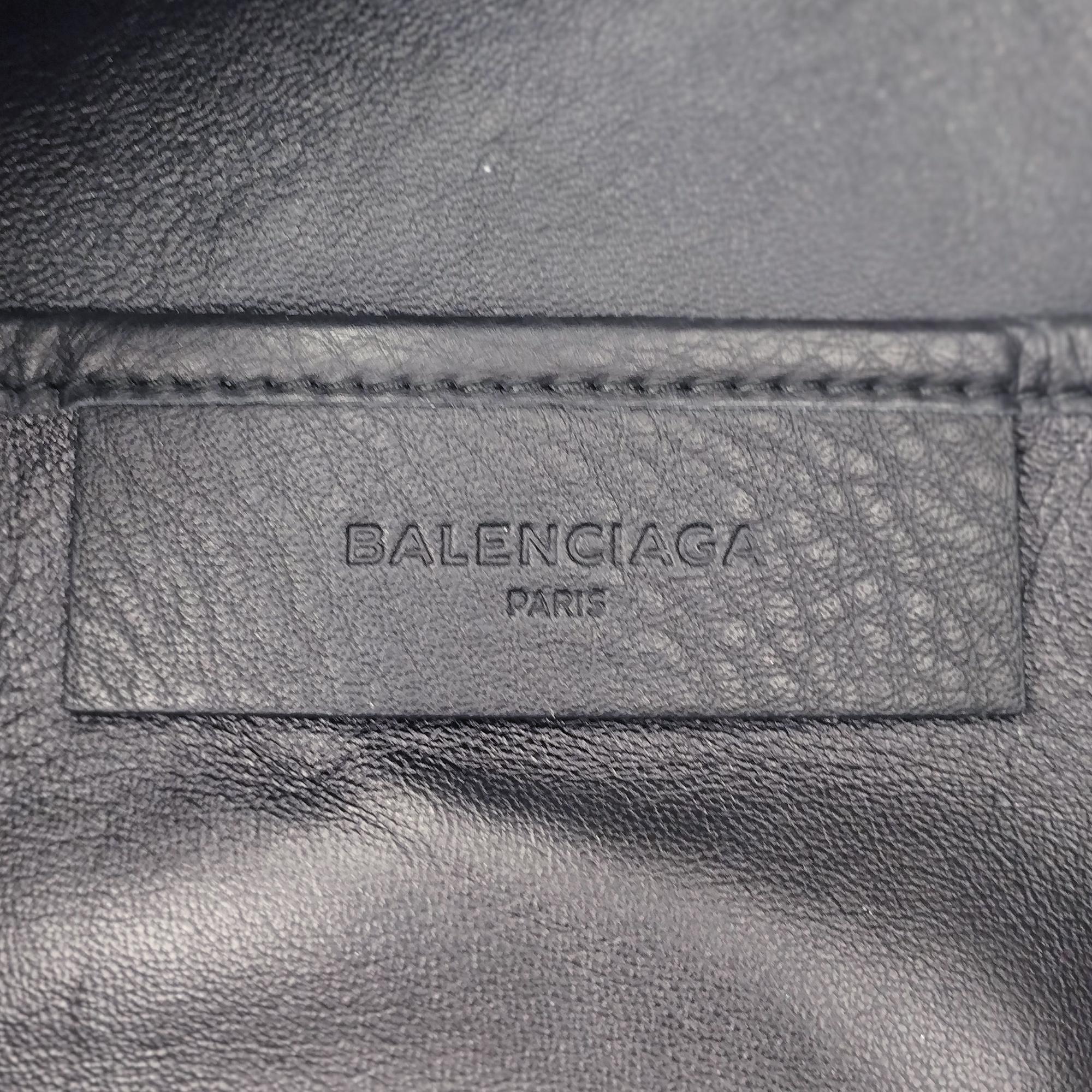 Balenciaga Everyday Logo Clutch (SHG-R17o5t)