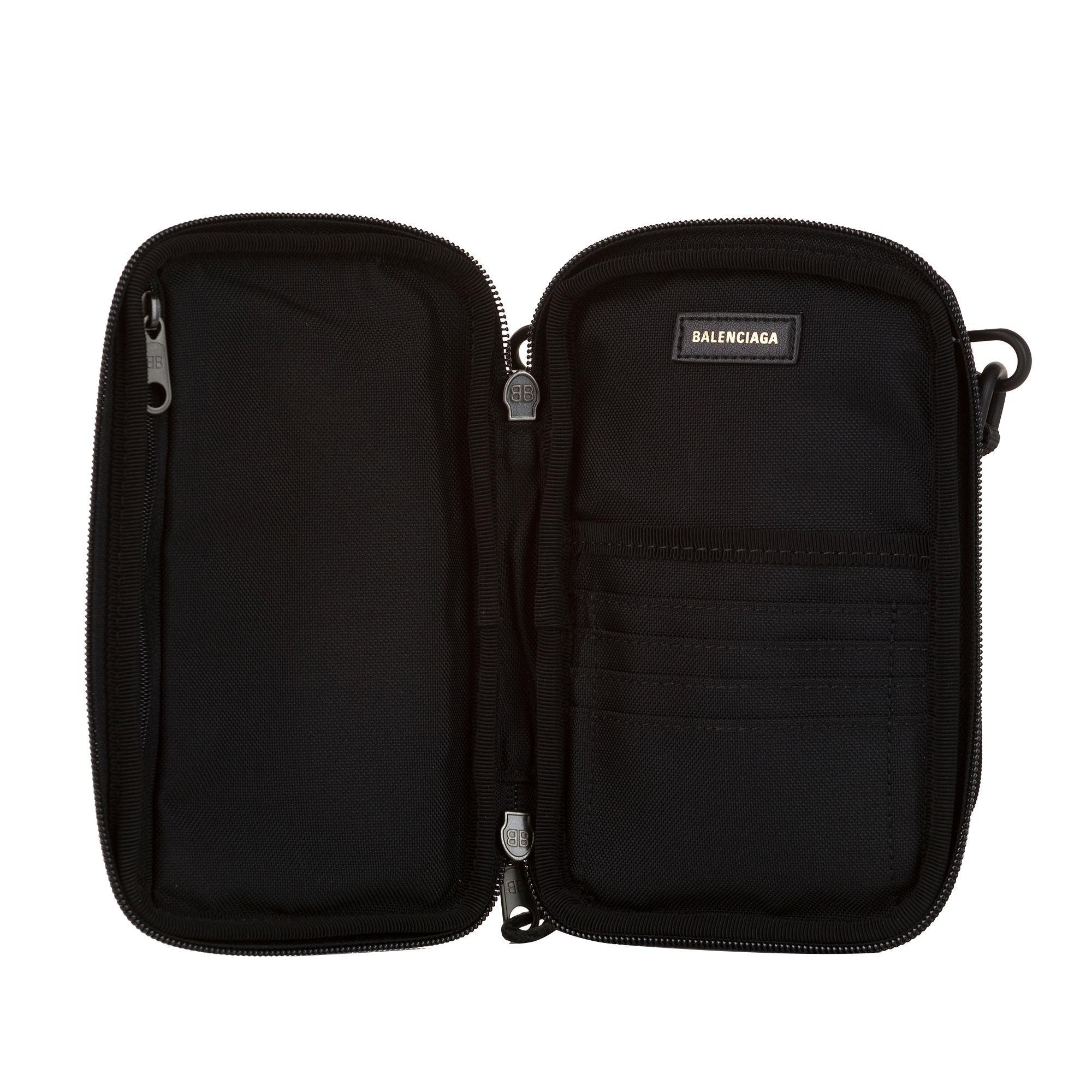 Balenciaga Explorer Pouch (SHG-35218)