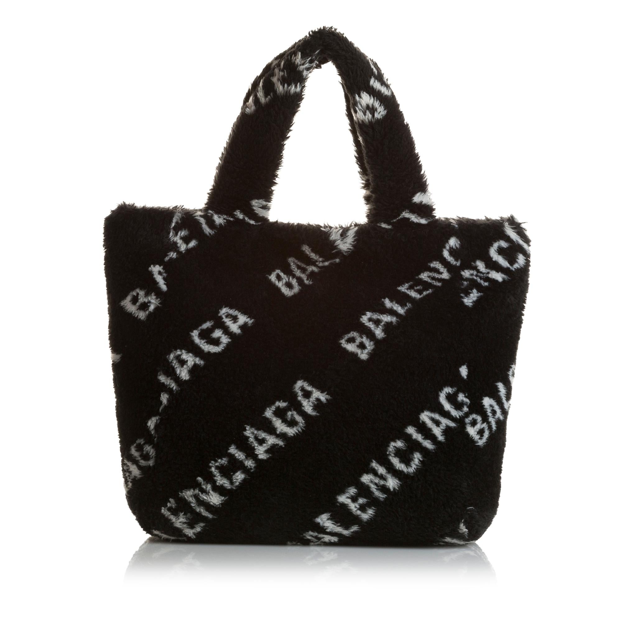 Balenciaga♡ロゴポシェット Le city bag small