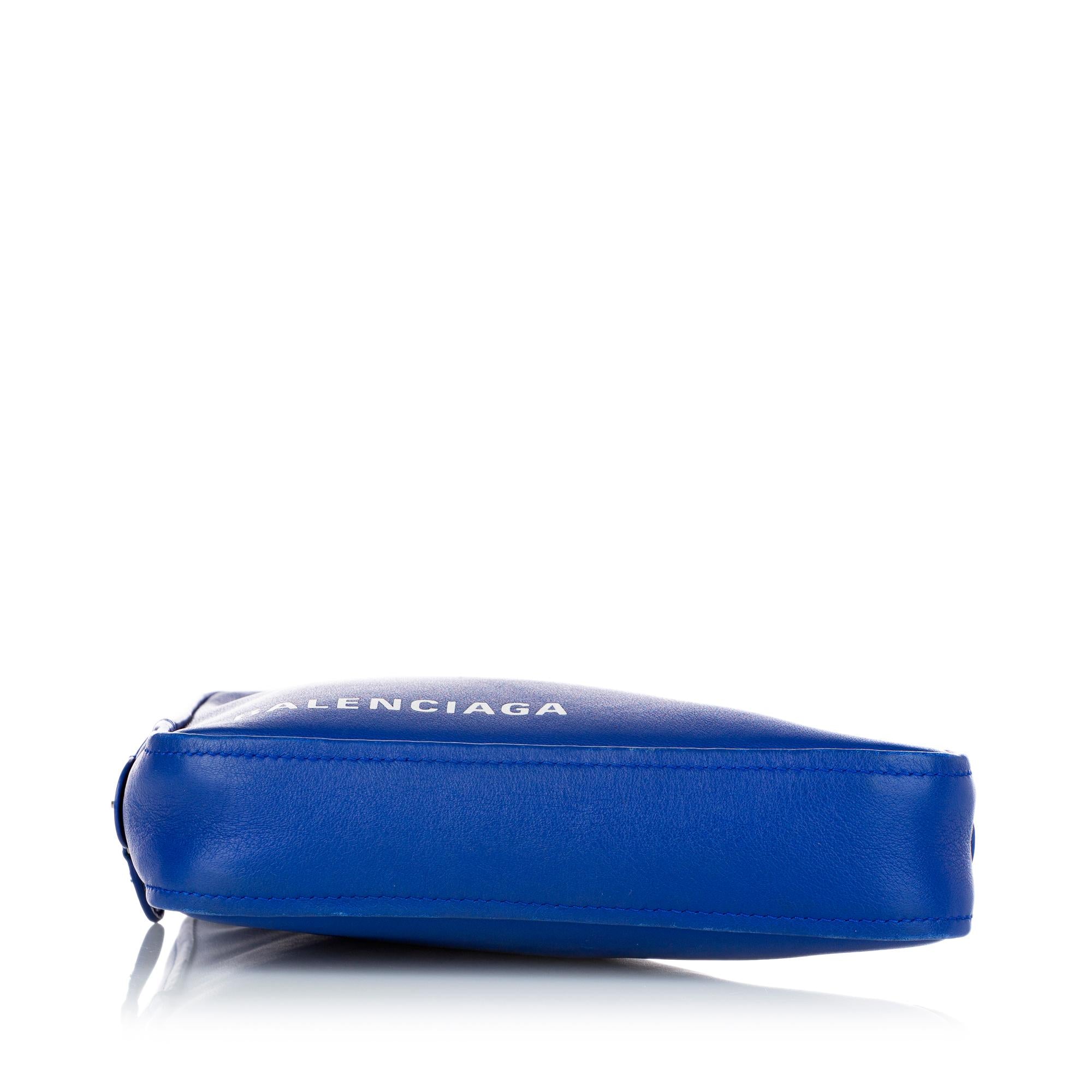 Balenciaga M Triangle Leather Pochette (SHG-27901)