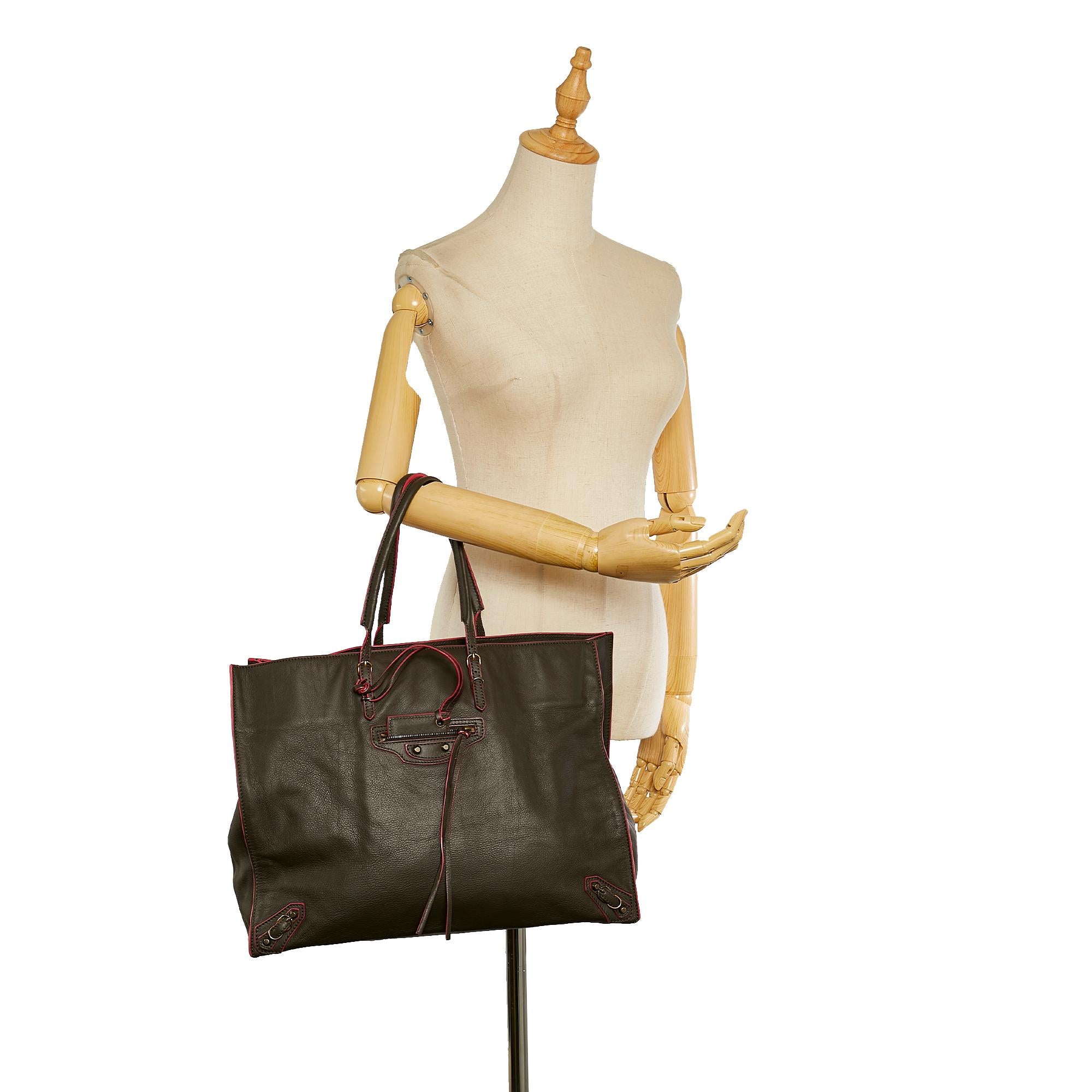 Balenciaga Papier A4 Leather Zip-Around Tote (SHG-26450)