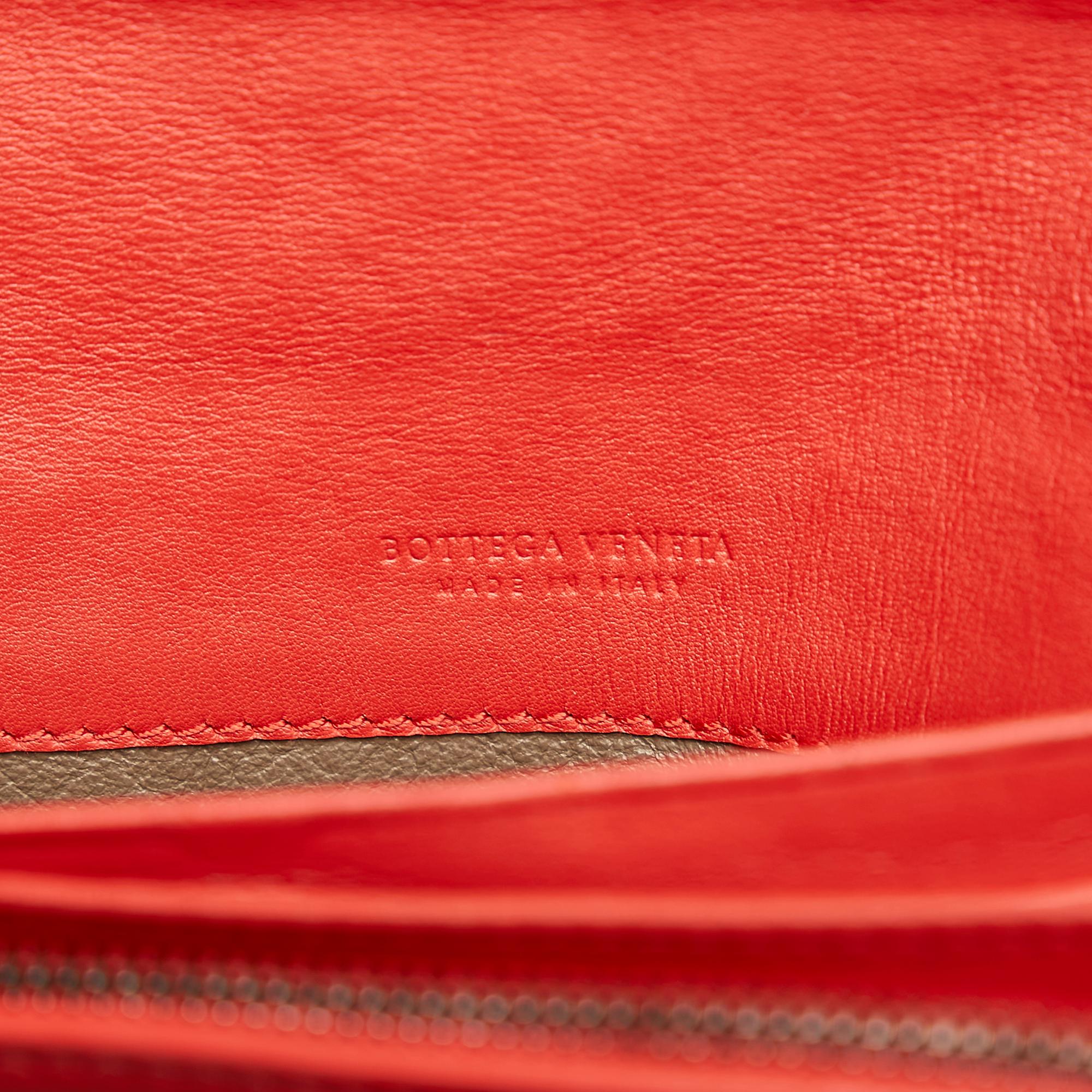 Bottega Veneta Intrecciato Leather Long Wallet (SHG-27828)