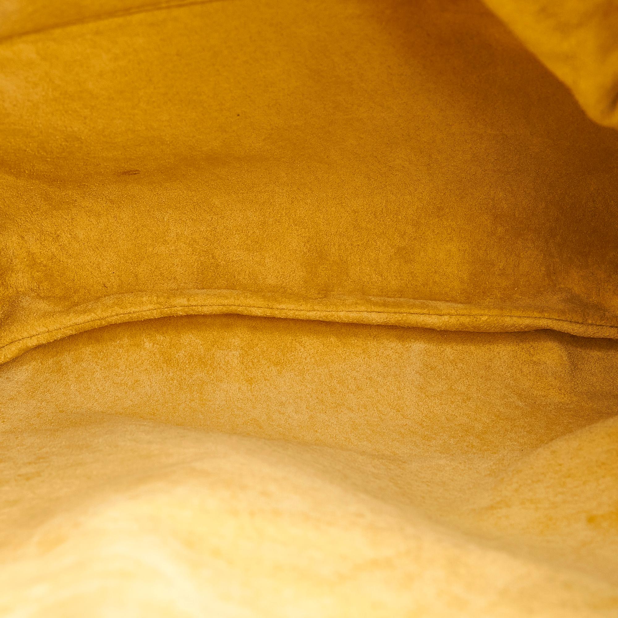 Bottega Veneta Intrecciato Leather Shoulder Bag (SHG-24944)