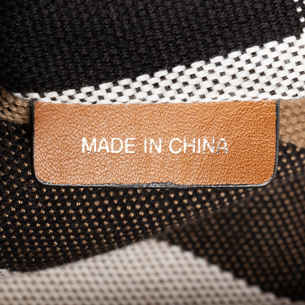 Burberry Calfskin House Check Maidstone Medium Shoulder Bag (SHF-21993)