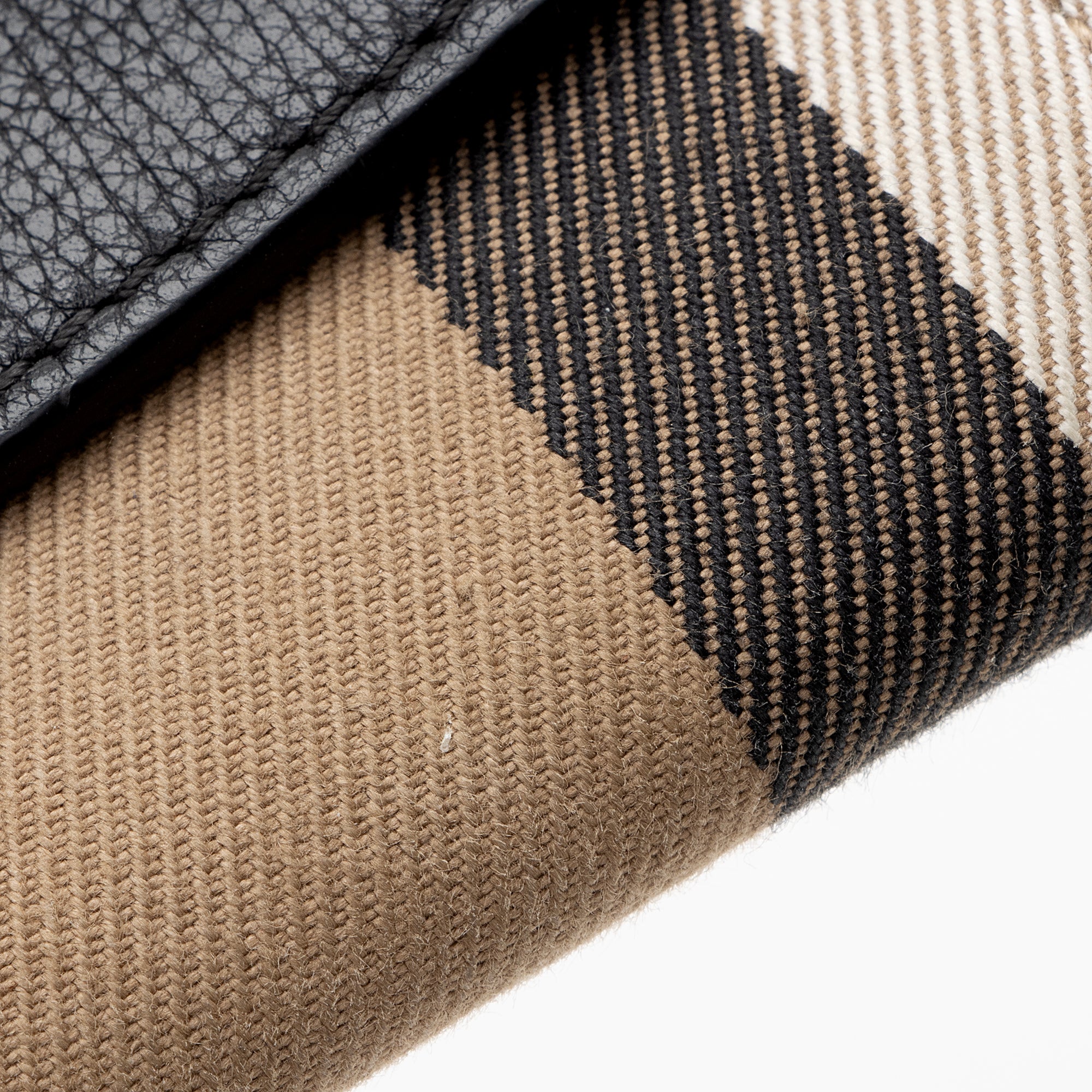 Burberry House Check Continental Wallet (SHF-22898)