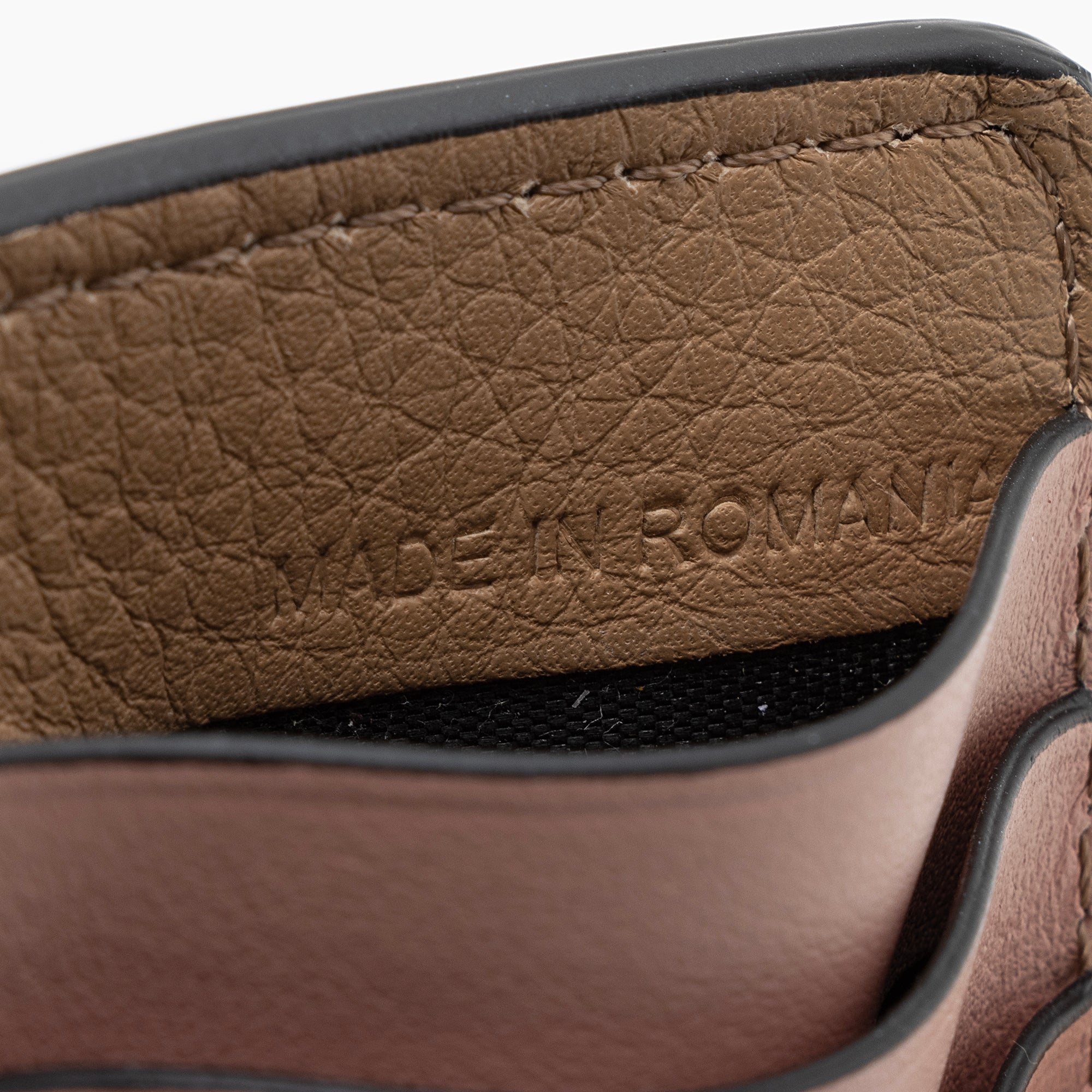 Burberry Leather Equestrian Knight Zip Card Case (SHF-22444)