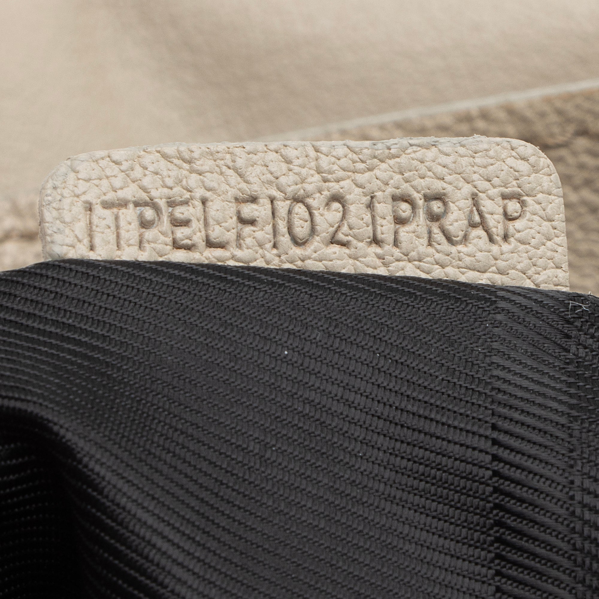 Burberry Leather Lambeth Hobo (SHF-23041)