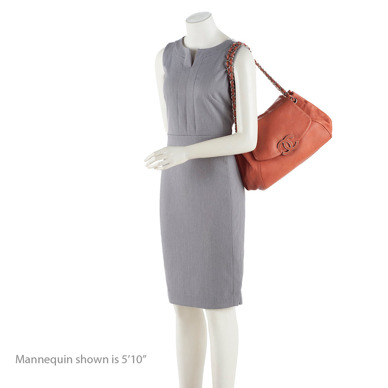 Chanel Calfskin Hampton Accordion Shoulder Bag (SHF-16469)
