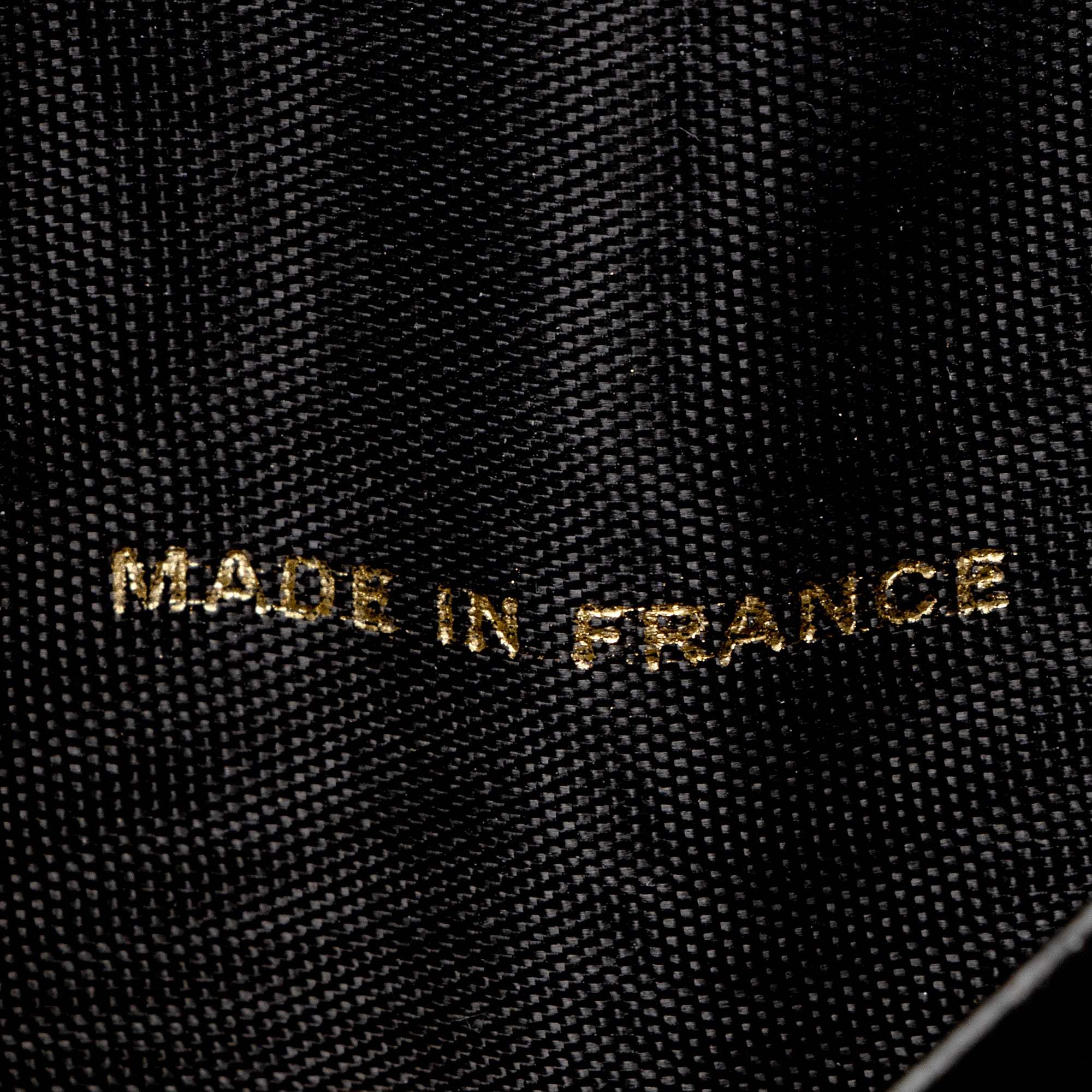 Chanel Caviar Leather Timeless CC 6 Key Holder (SHF-Fyokbl)