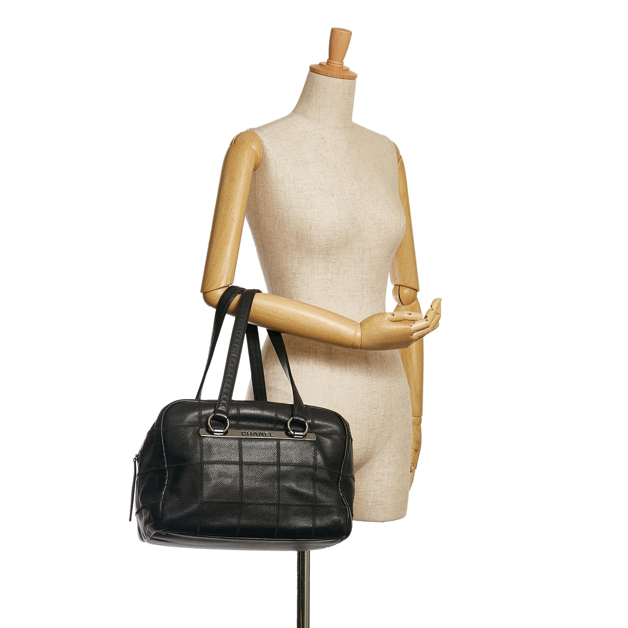 Chanel Caviar Square Quilt LAX Bowler Bag (SHG-34610)