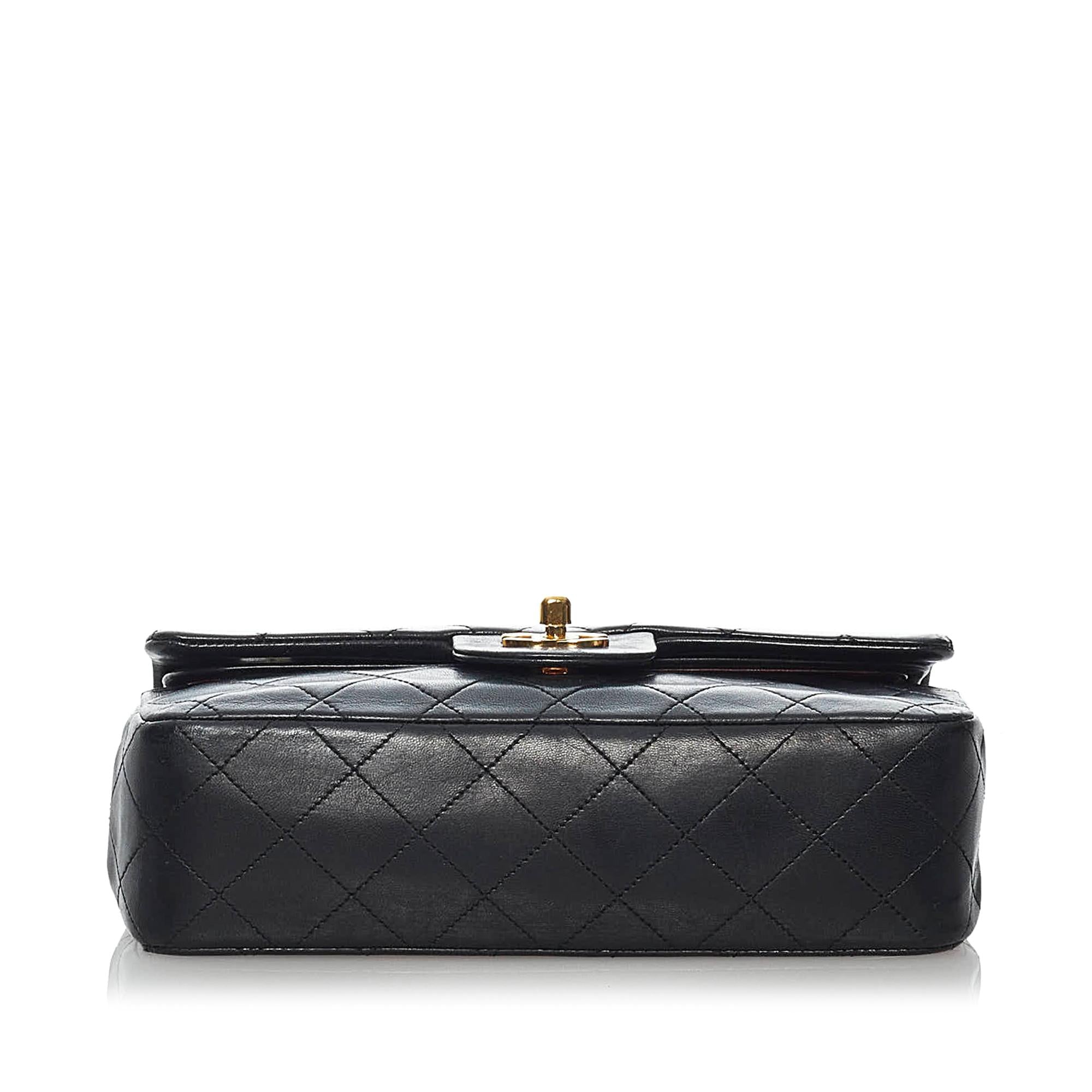 Chanel Classic Lambskin Leather Double Flap Bag (SHG-31300)