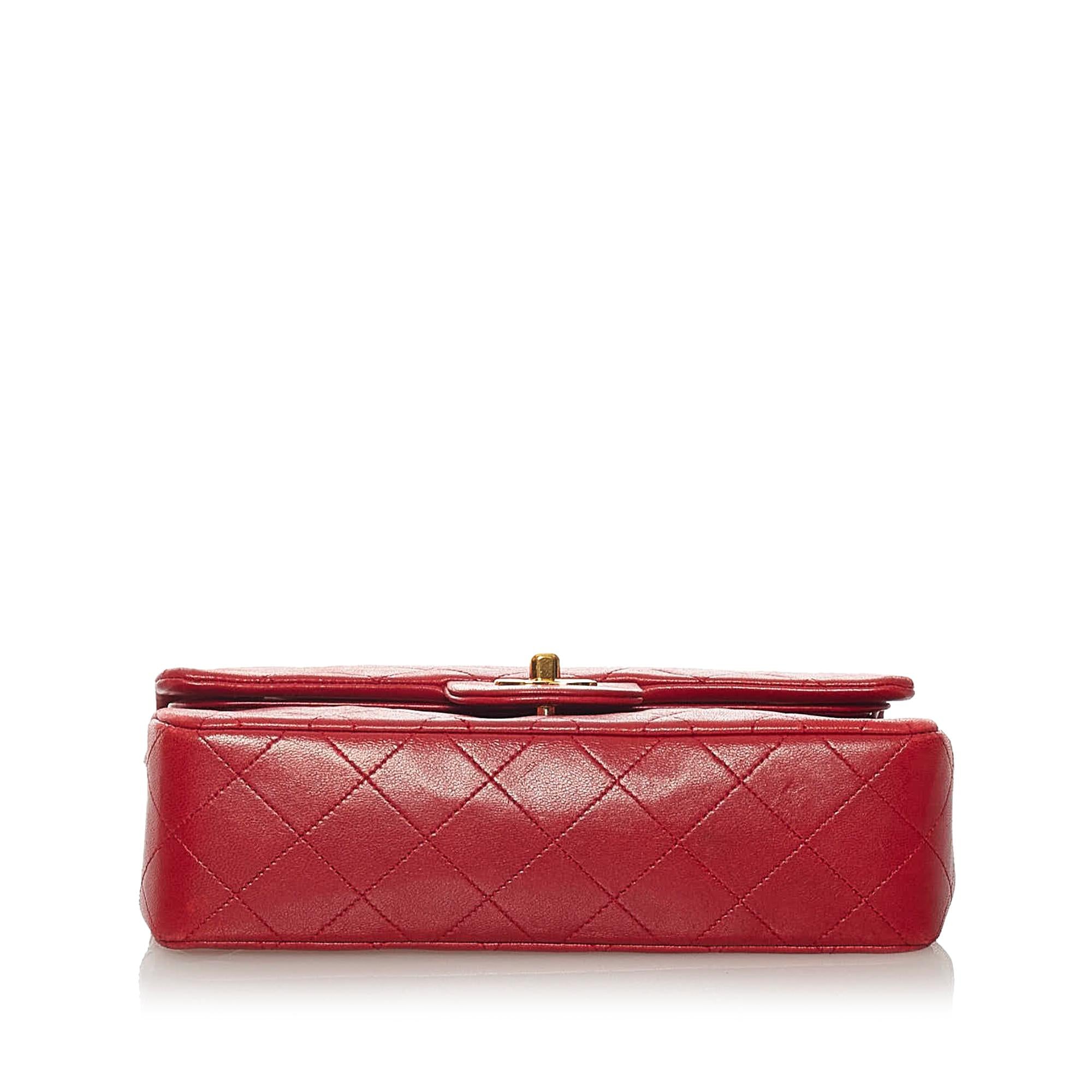 Chanel Classic Small Lambskin Leather Single Flap Bag (SHG-28011)