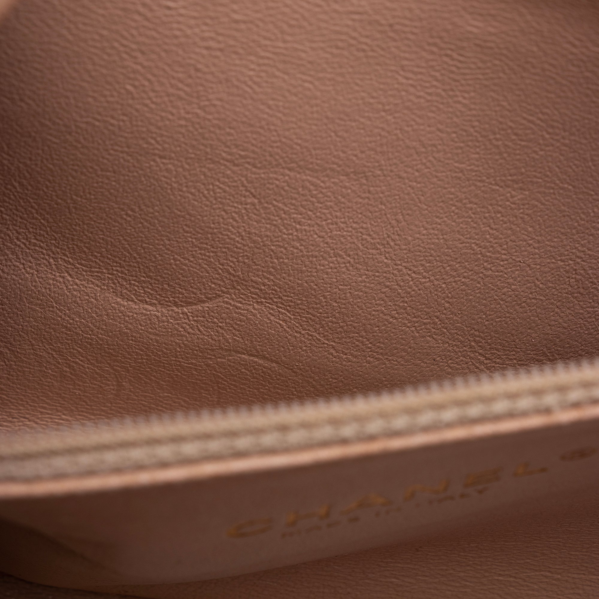 Chanel Grained Calfskin CC Filigree Medium Flap Bag (SHF-P3nxD7)