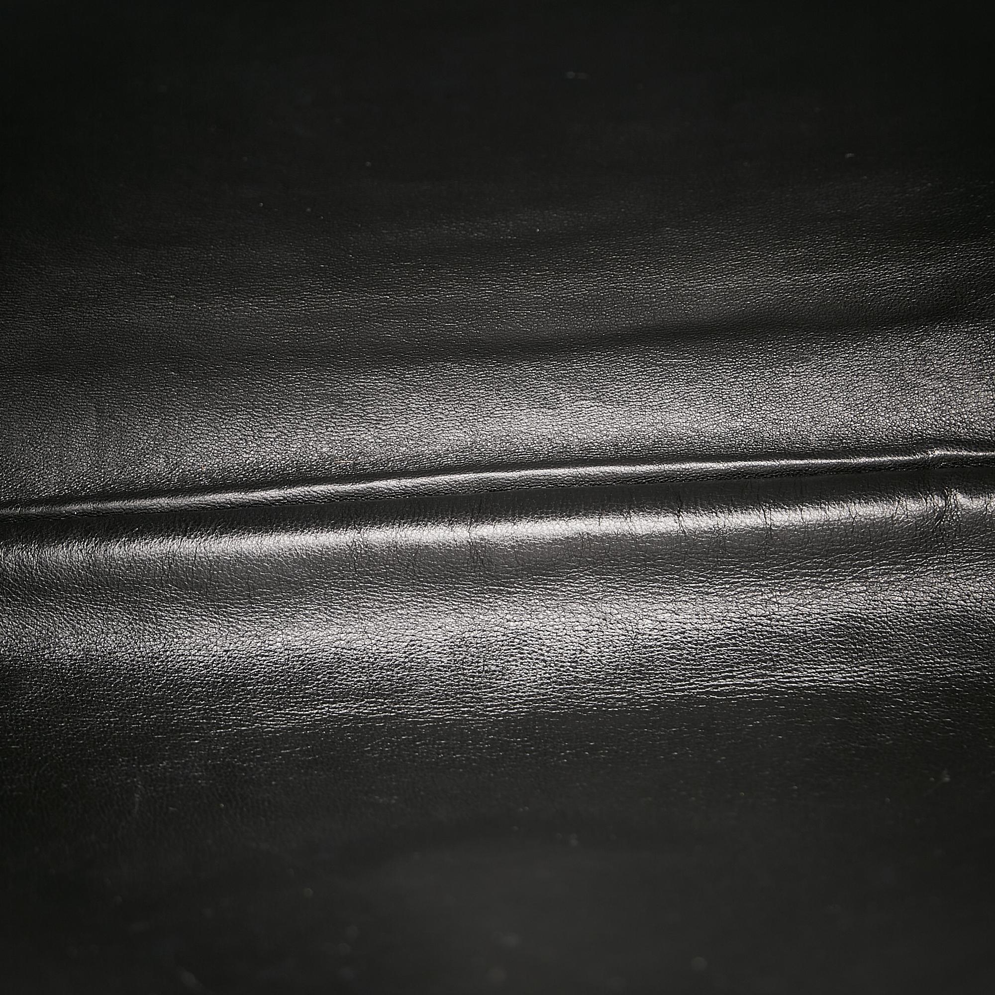 Chanel Leather Tote Bag (SHG-36025)