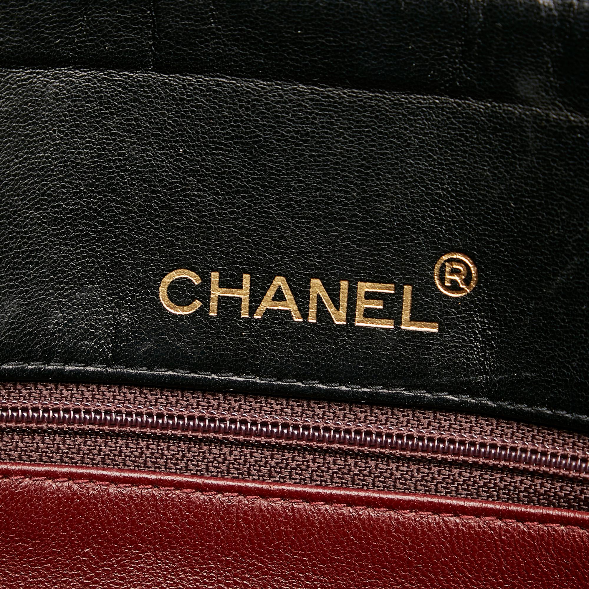 Chanel Matelasse Lambskin Leather Shoulder Bag (SHG-26964)
