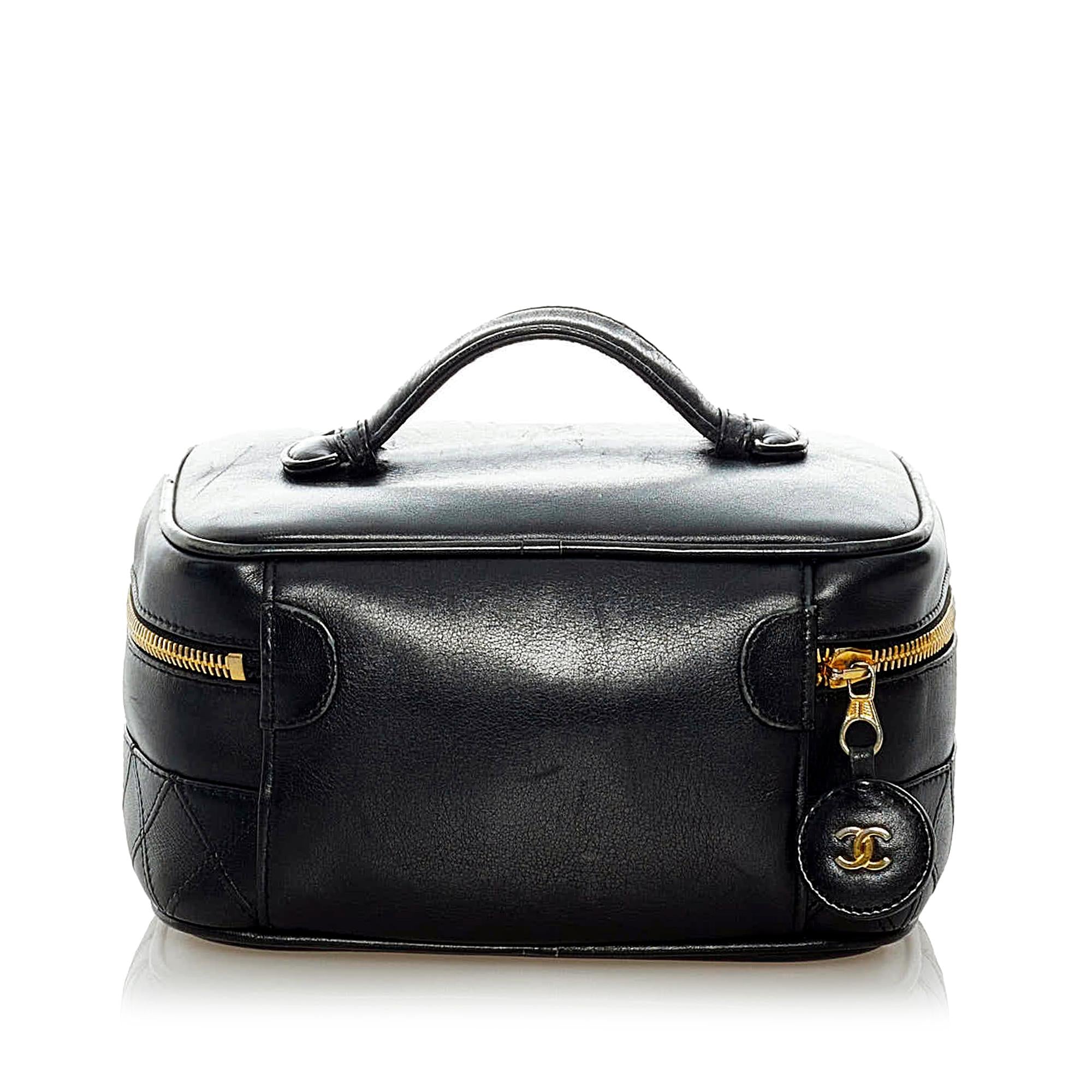 Chanel Matelasse Lambskin Leather Vanity Bag (SHG-32648)