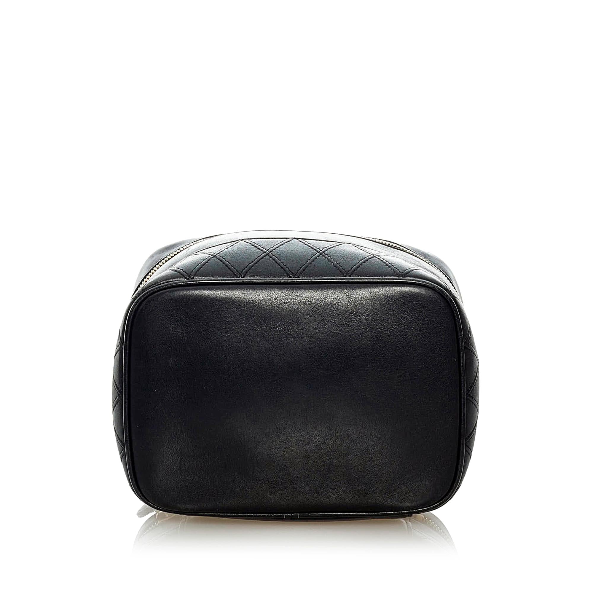 Chanel Matelasse Lambskin Leather Vanity Bag (SHG-32648)