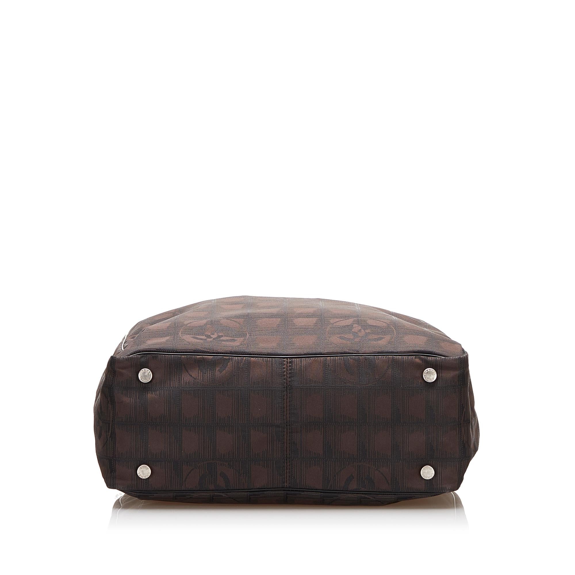 Chanel New Travel Line Handbag (SHG-cYPGJh)