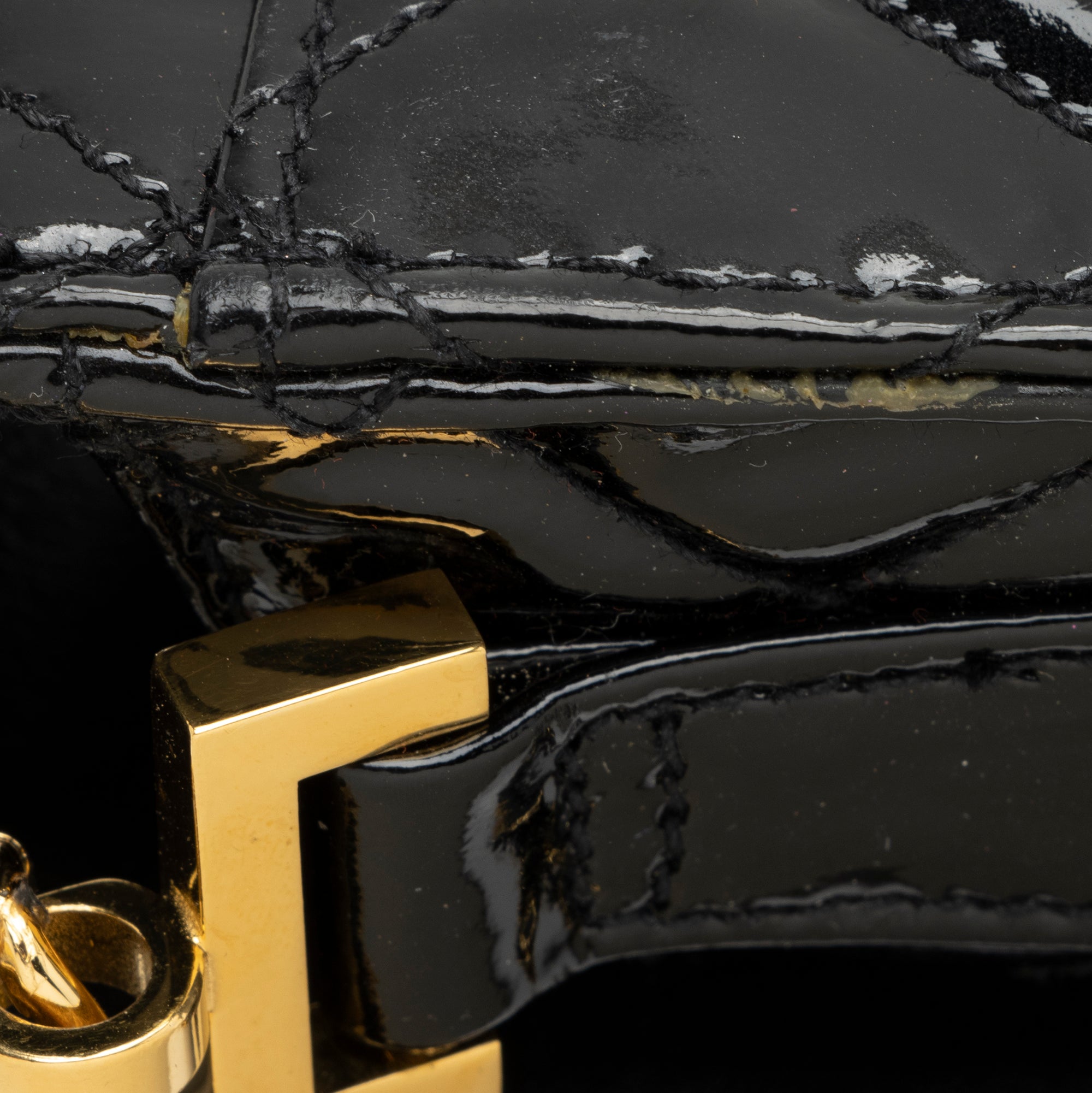 Chanel Vintage Patent Leather CC Phone Holder Crossbody Bag (SHF-23769)