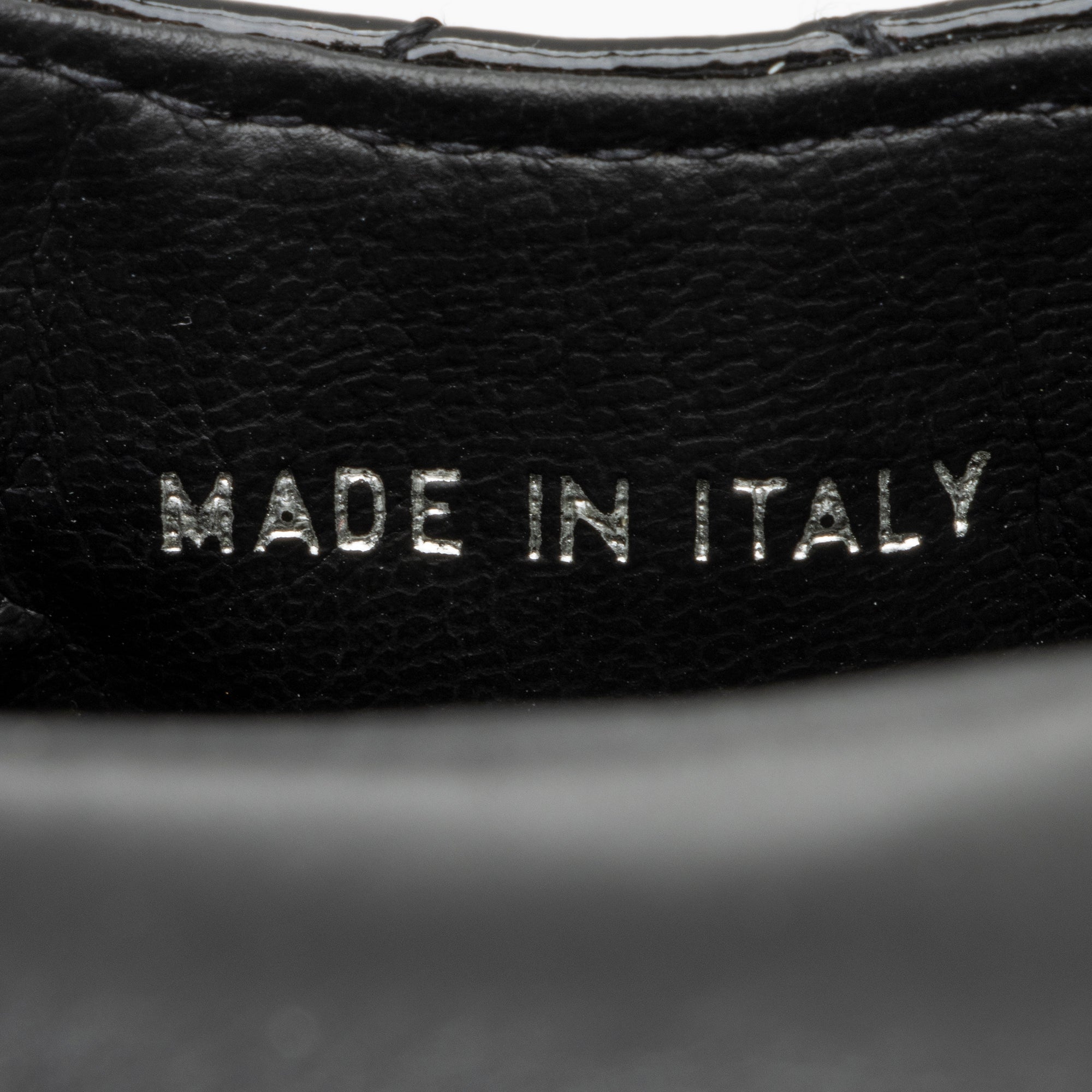 Chanel Vintage Patent Leather CC Phone Holder Crossbody Bag (SHF-23769)