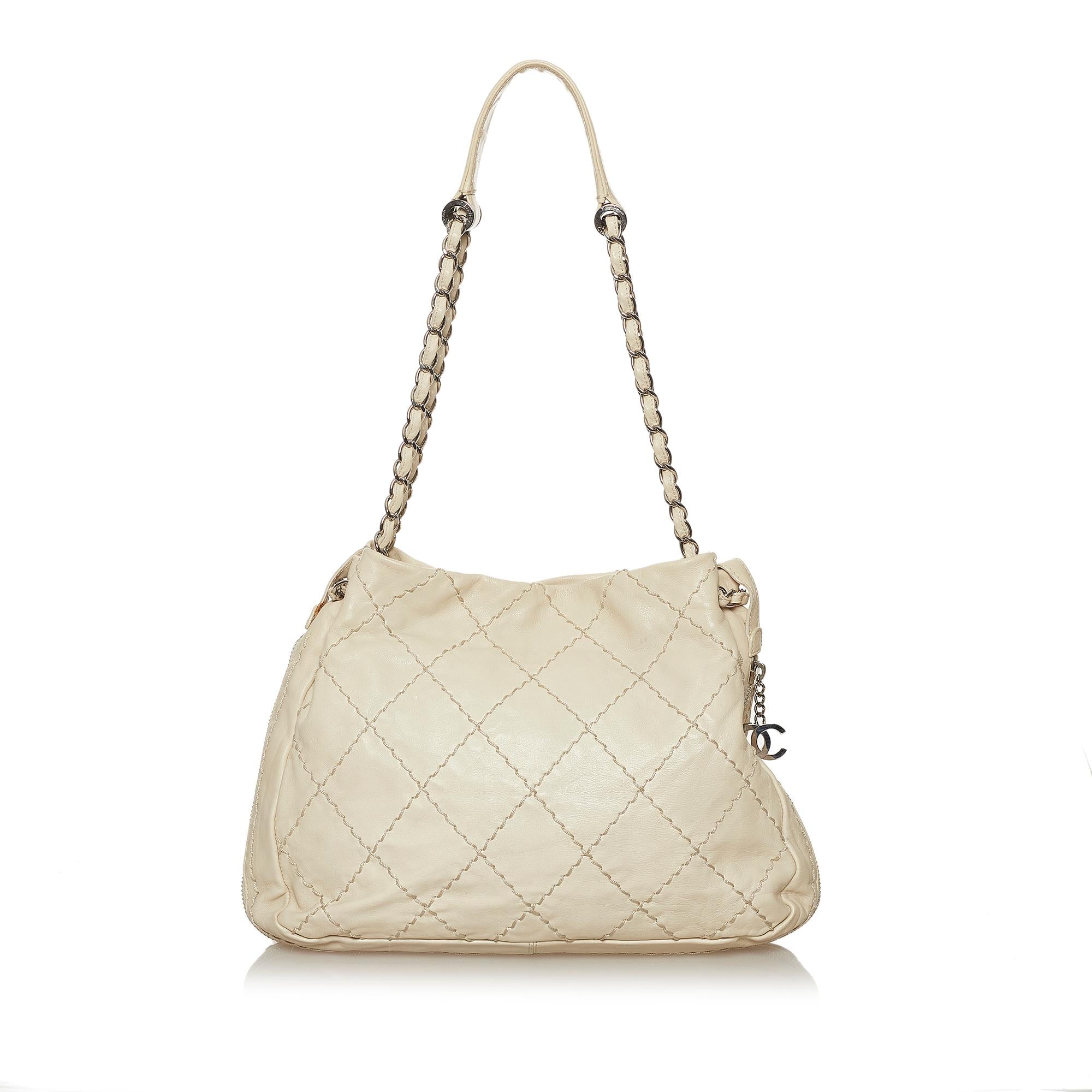 Chanel Wild Stitch CC Lambskin Leather Tote Bag (SHG-28432)