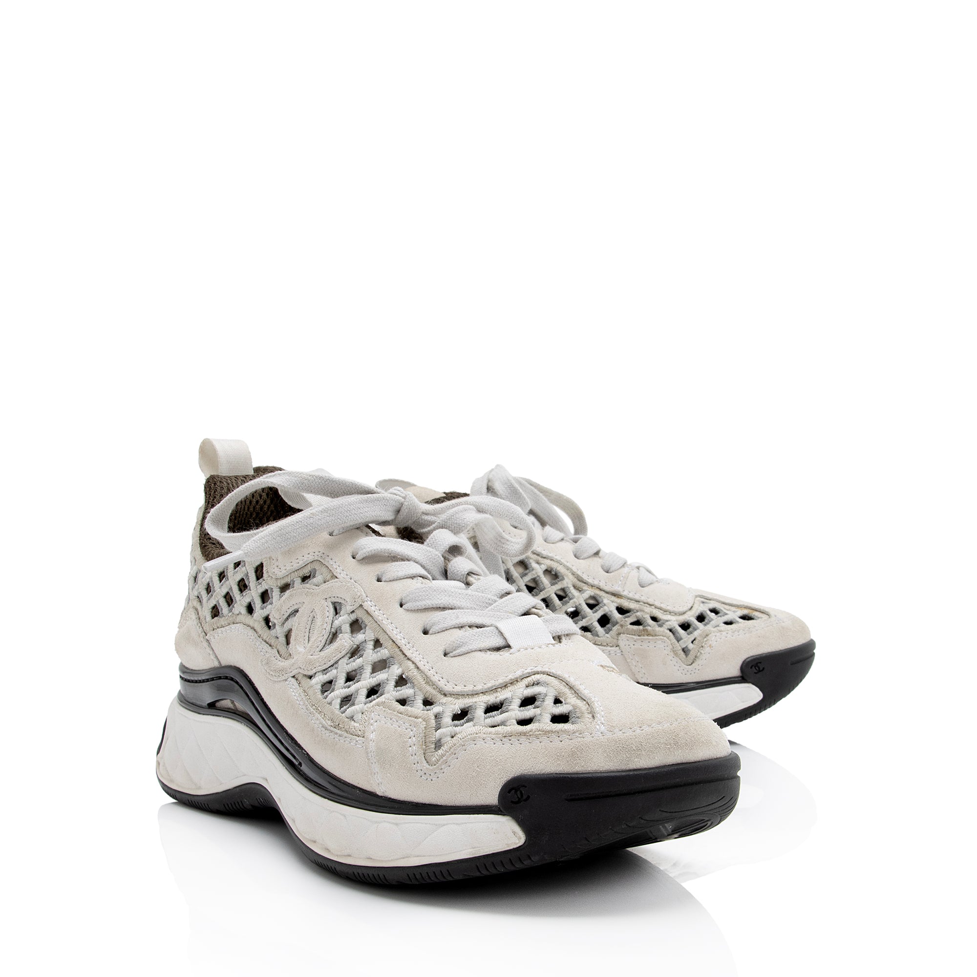 Chanel Suede Calfskin Embroidered CC Sneakers - Size 8 / 38 (SHF-22982)