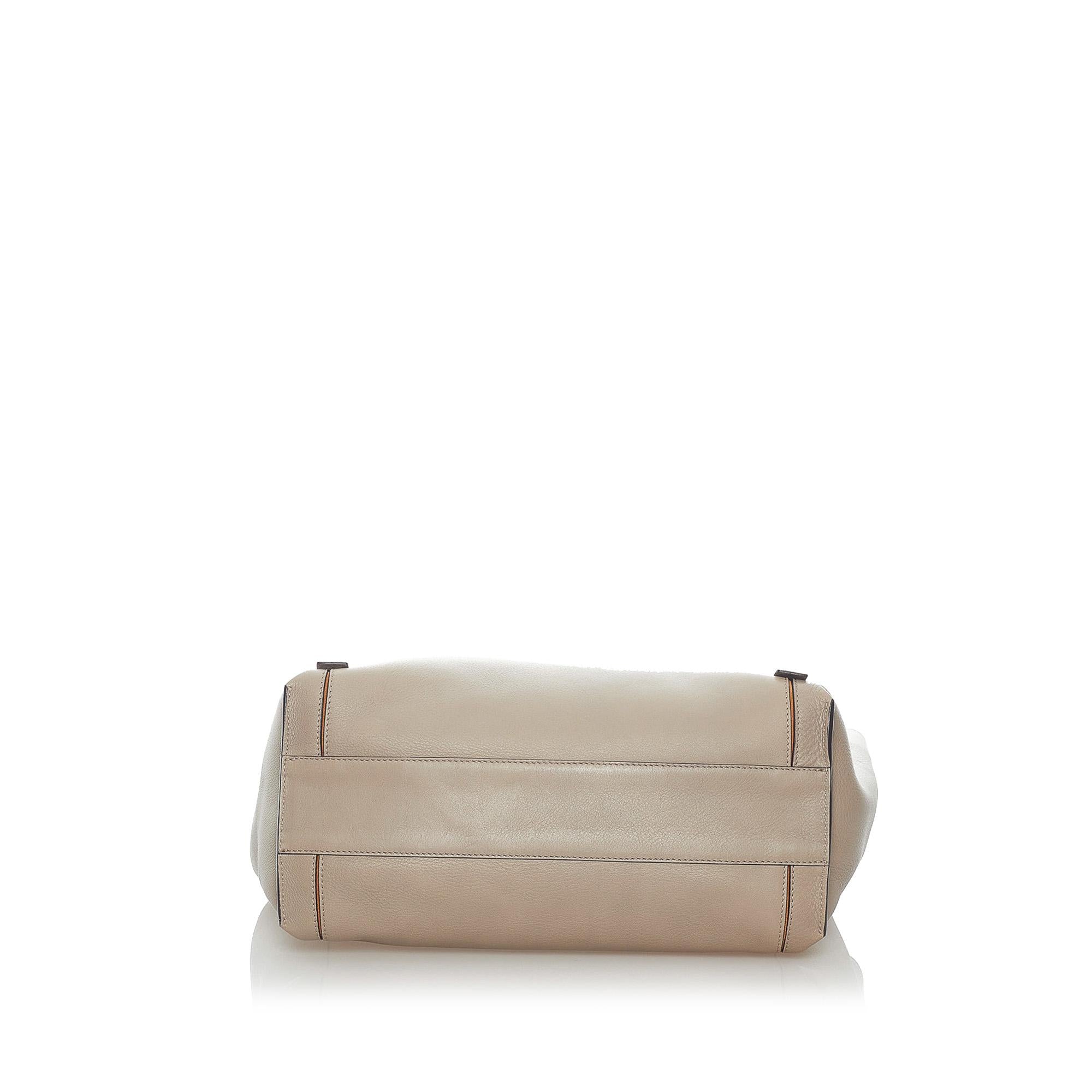 Chloe Milo Leather Tote Bag (SHG-32609)