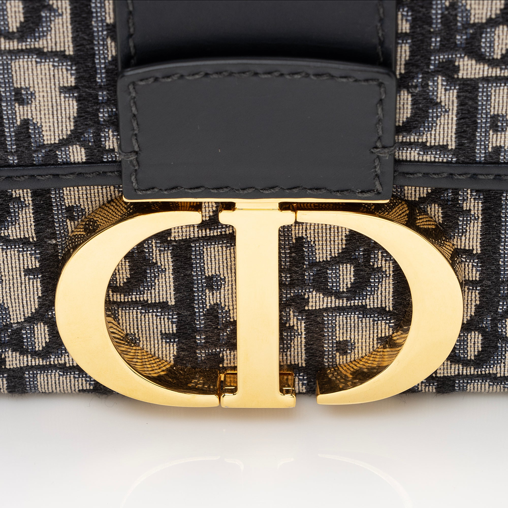 Dior Oblique Montaigne 30 Box Shoulder Bag (SHF-22436)