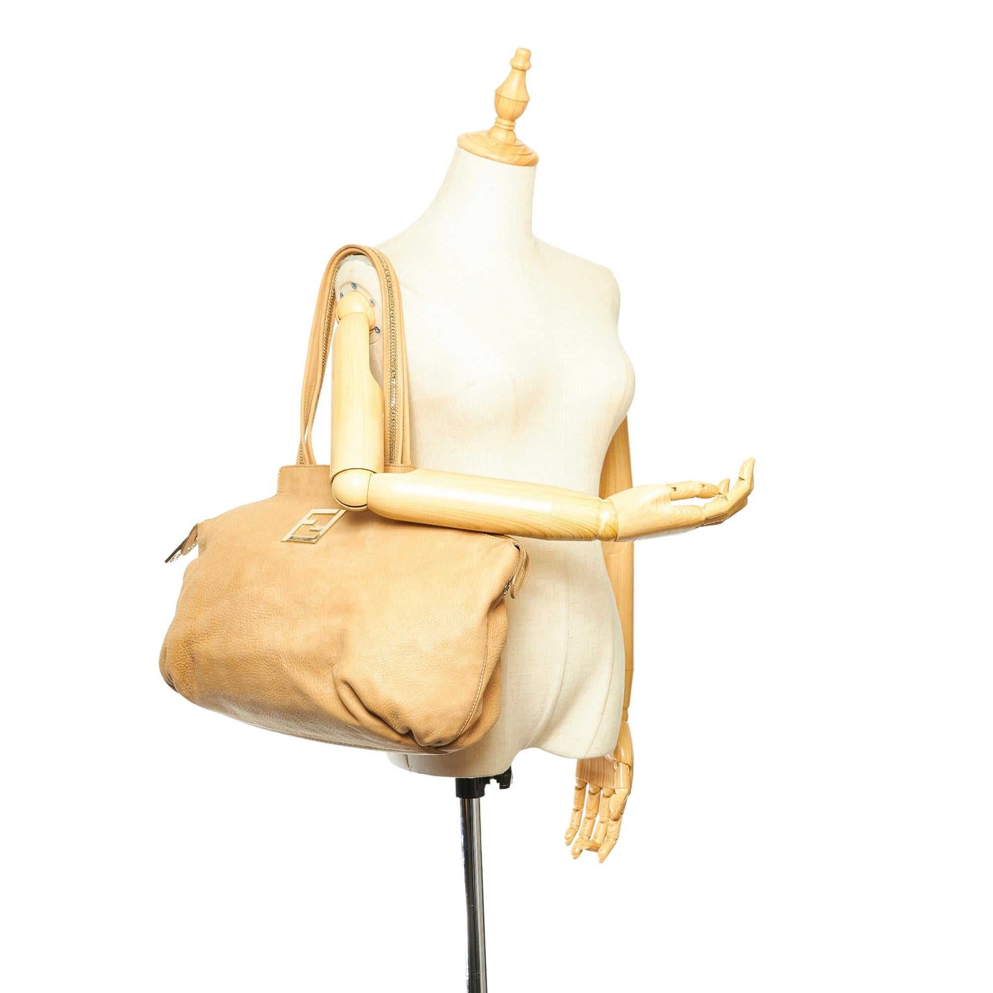 Fendi Chains Leather Tote Bag (SHG-20146)