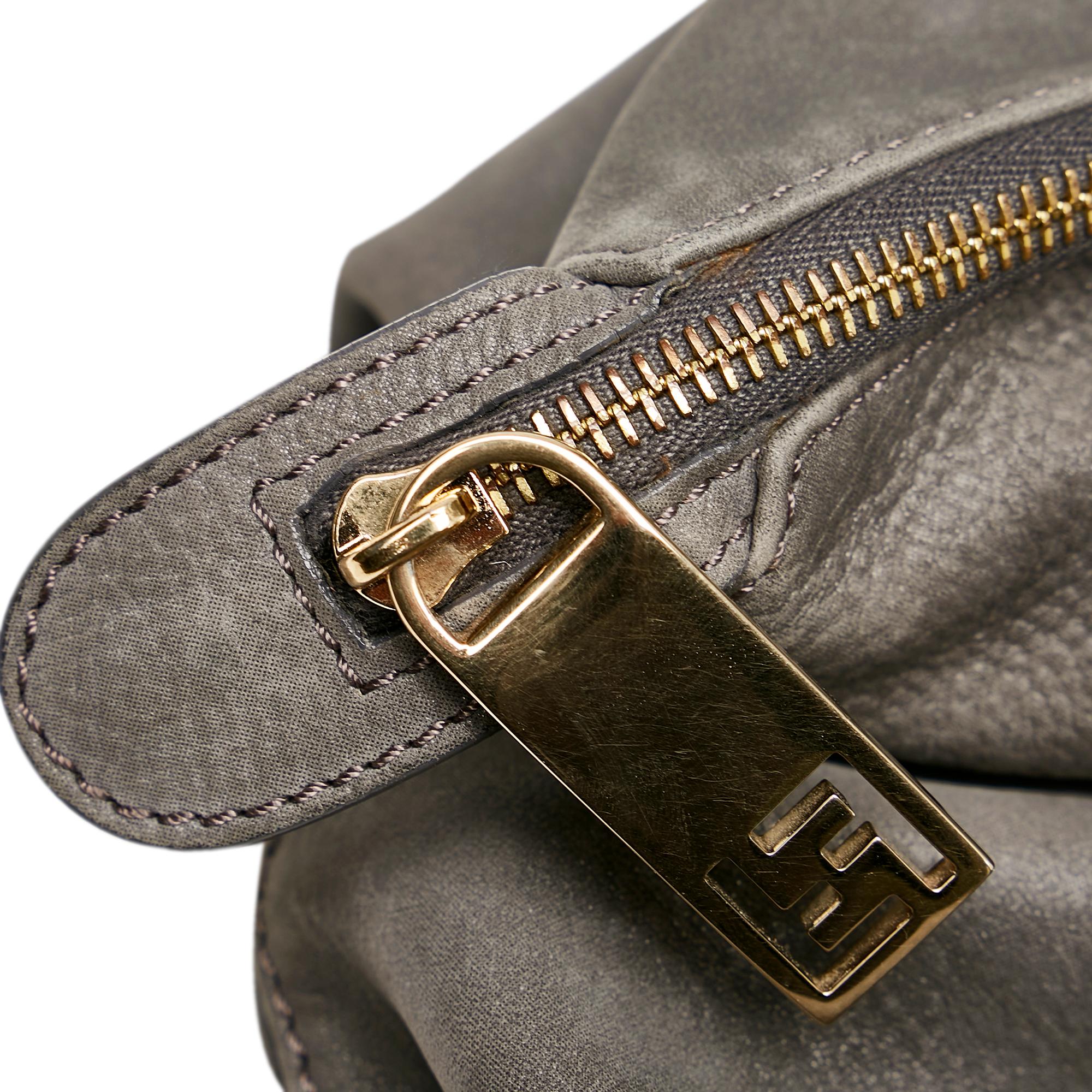 Fendi Chains Leather Tote Bag (SHG-29529)