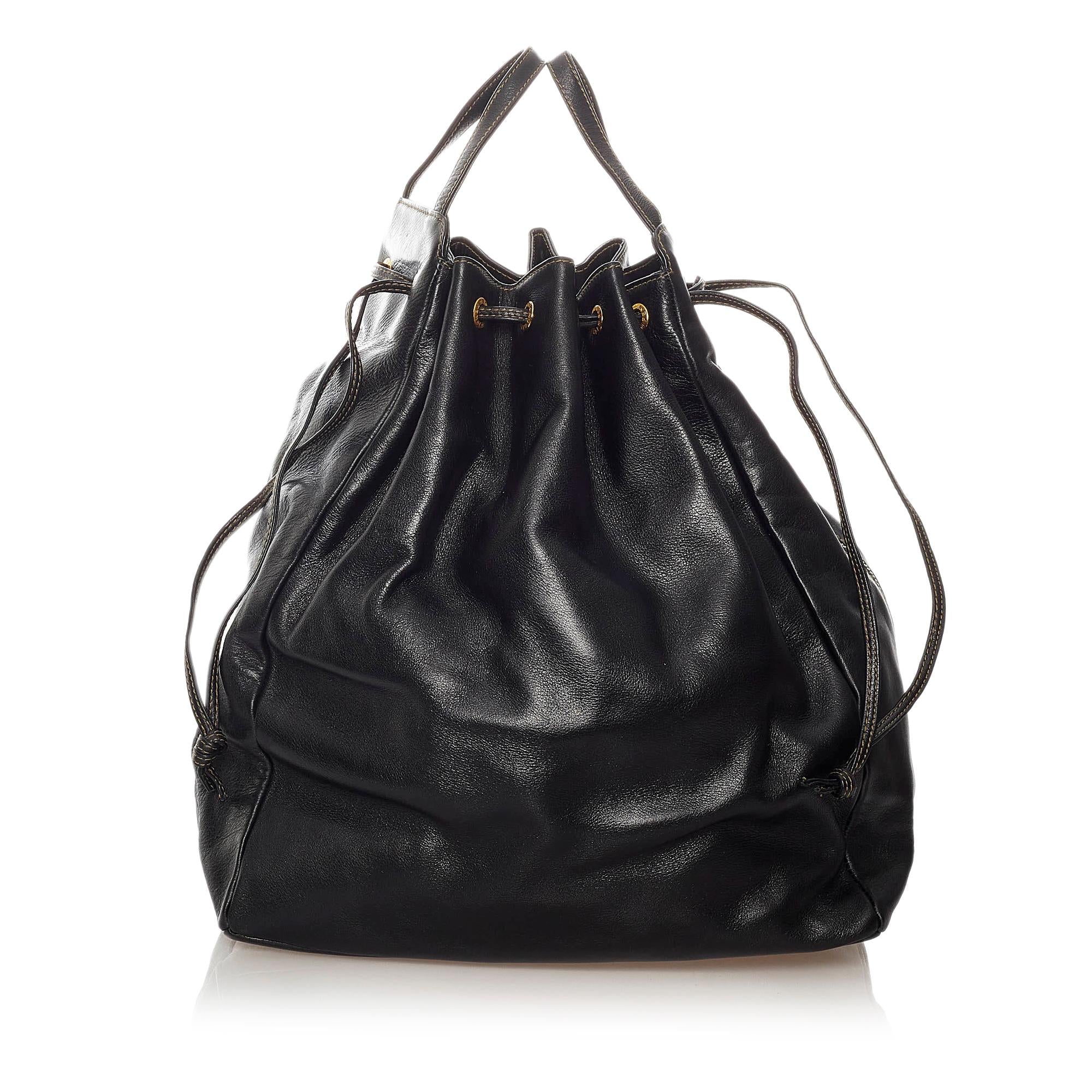 Fendi Leather Bucket Bag (SHG-27821)