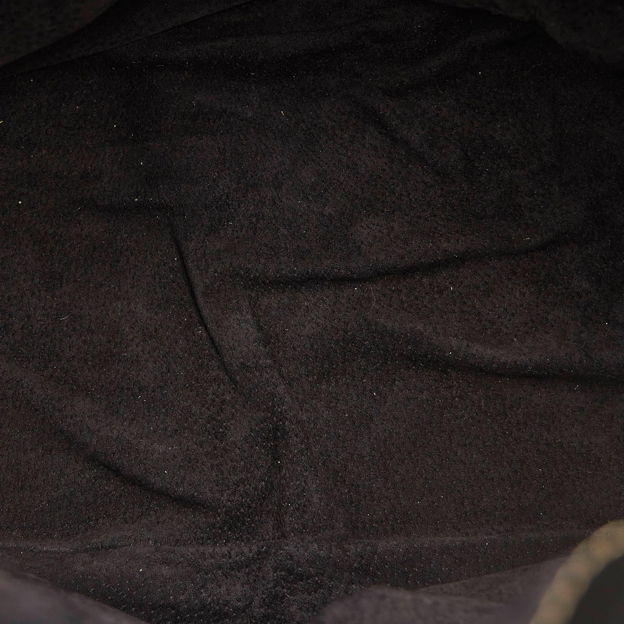 Fendi Leather Bucket Bag (SHG-27821)